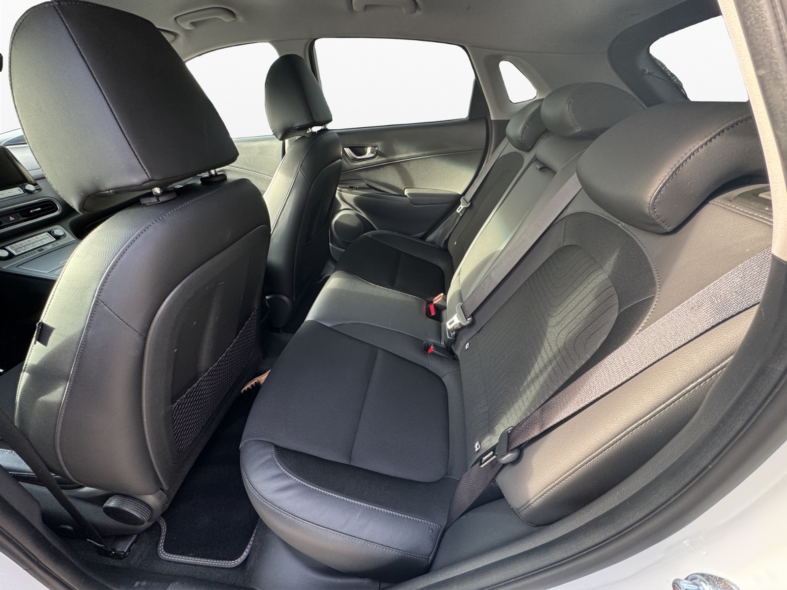 HYUNDAI Kona Electric Amplia-image-10