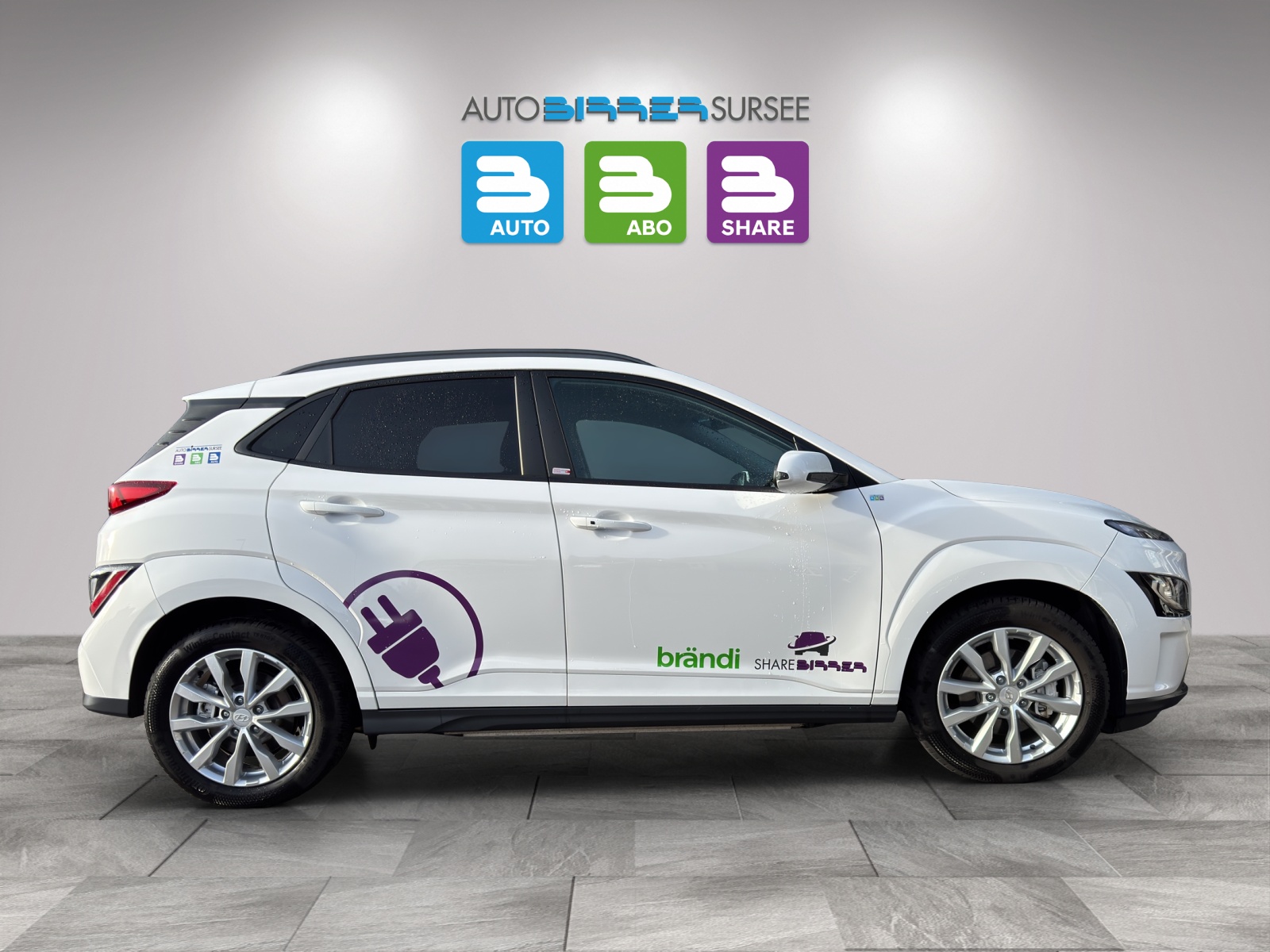 HYUNDAI Kona Electric Amplia-showroom-element-3