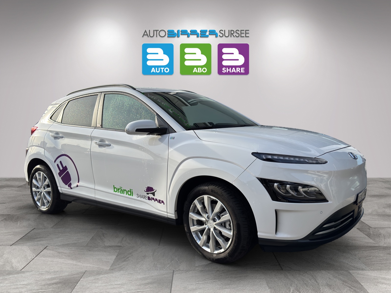 HYUNDAI Kona Electric Amplia-showroom-element-2