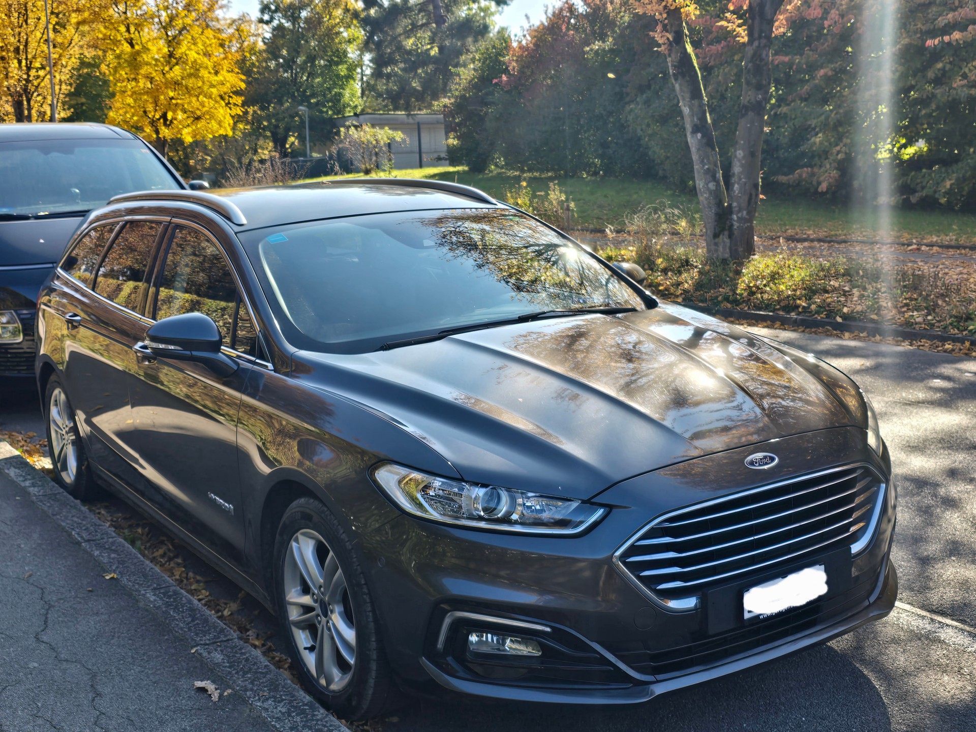 FORD Titanium-image-3