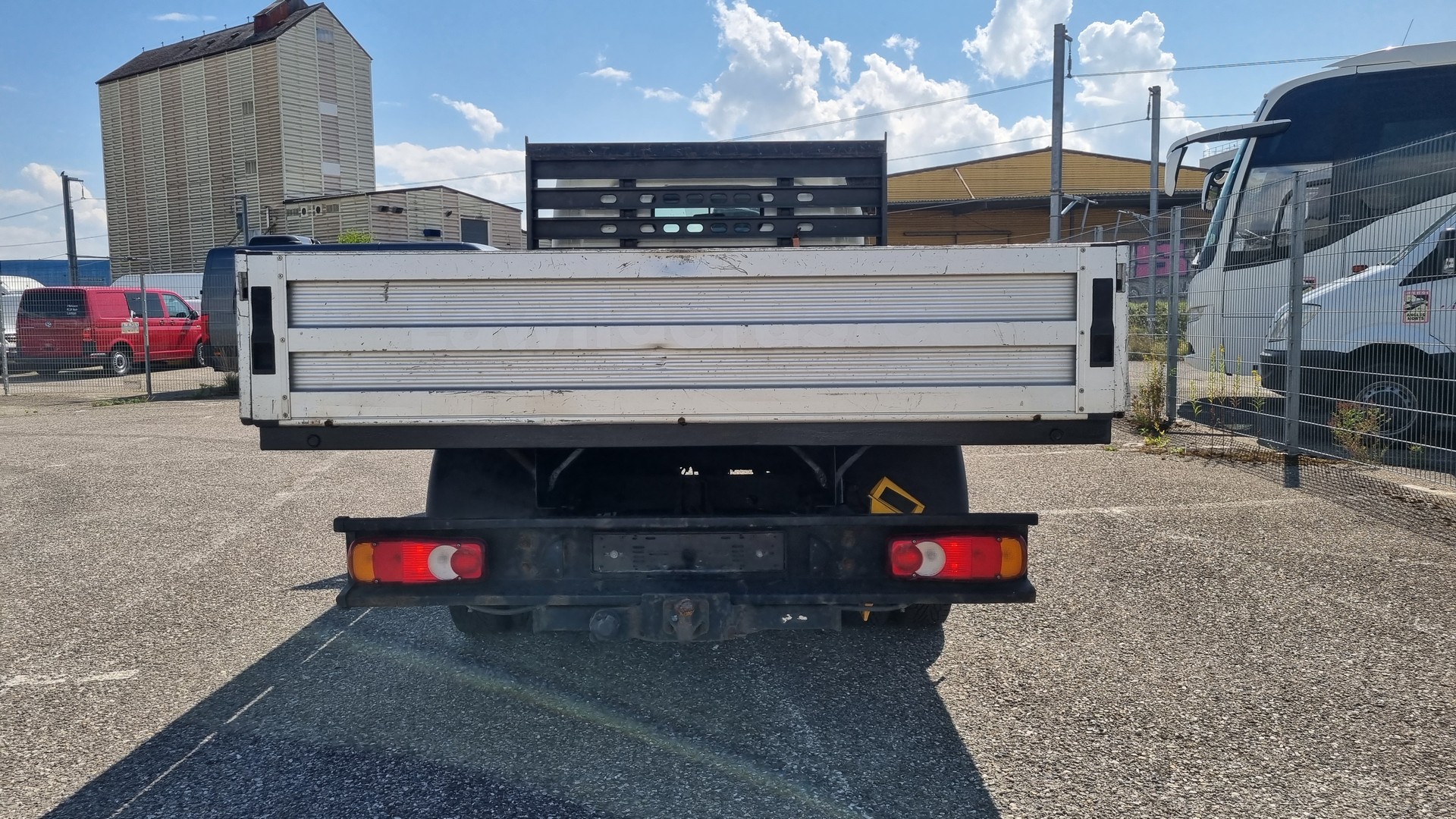 NISSAN CABSTAR-image-3