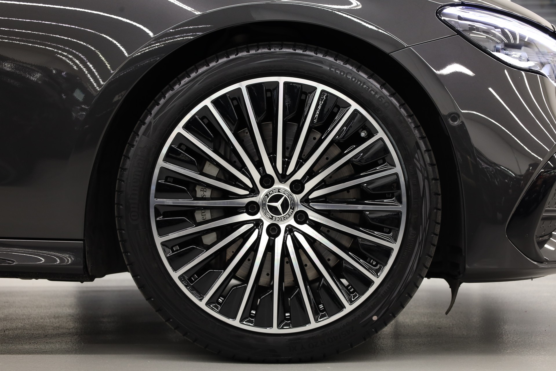 MERCEDES-BENZ E 200 AMG Line 4matic-image-12