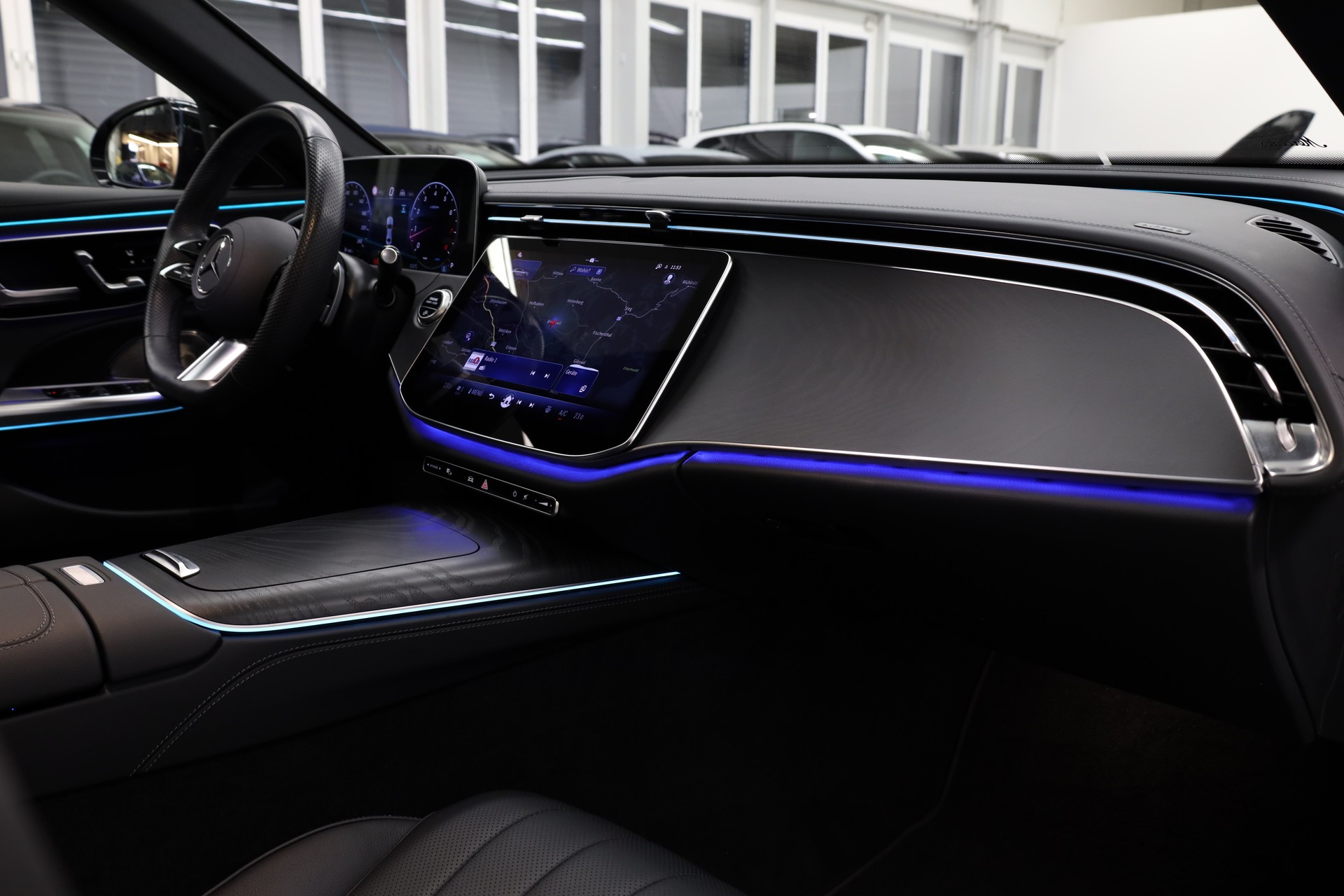 MERCEDES-BENZ E 200 AMG Line 4matic-image-18