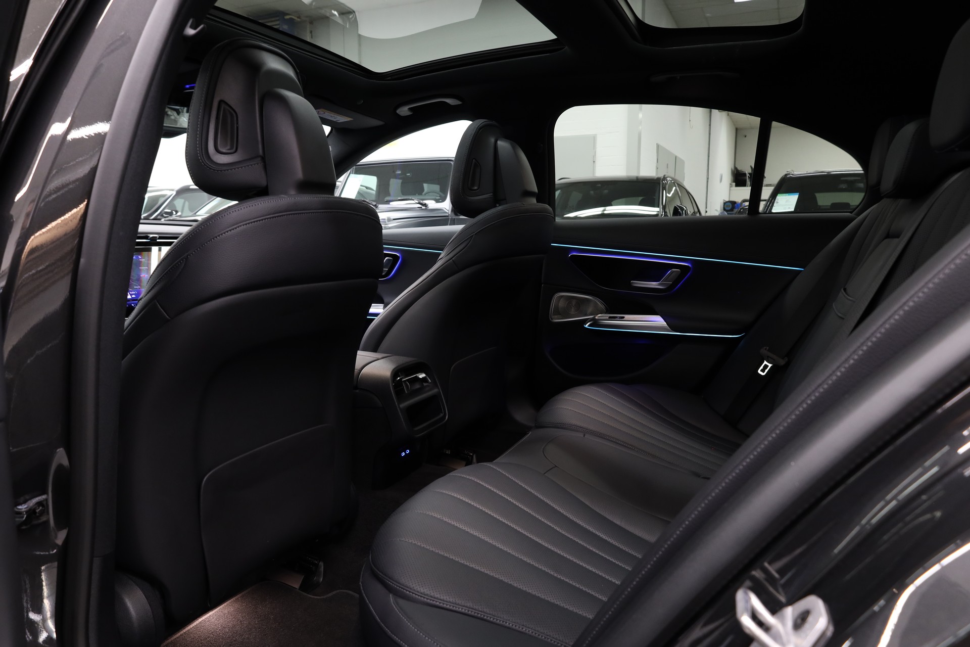 MERCEDES-BENZ E 200 AMG Line 4matic-image-28