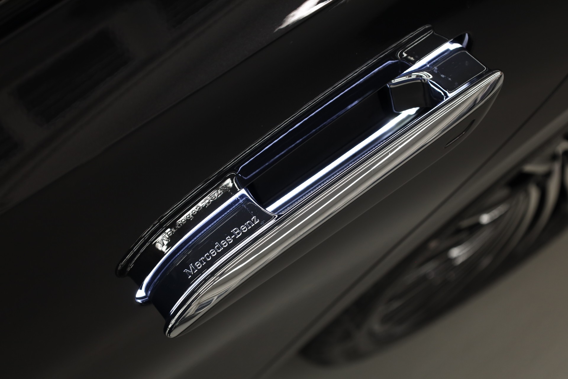 MERCEDES-BENZ E 200 AMG Line 4matic-image-10