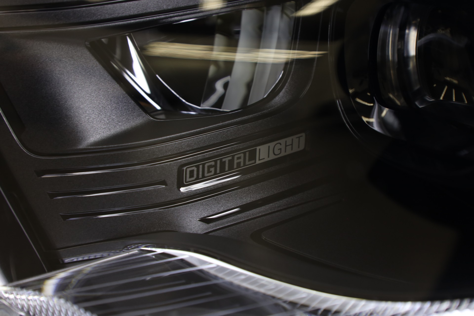 MERCEDES-BENZ E 200 AMG Line 4matic-image-11