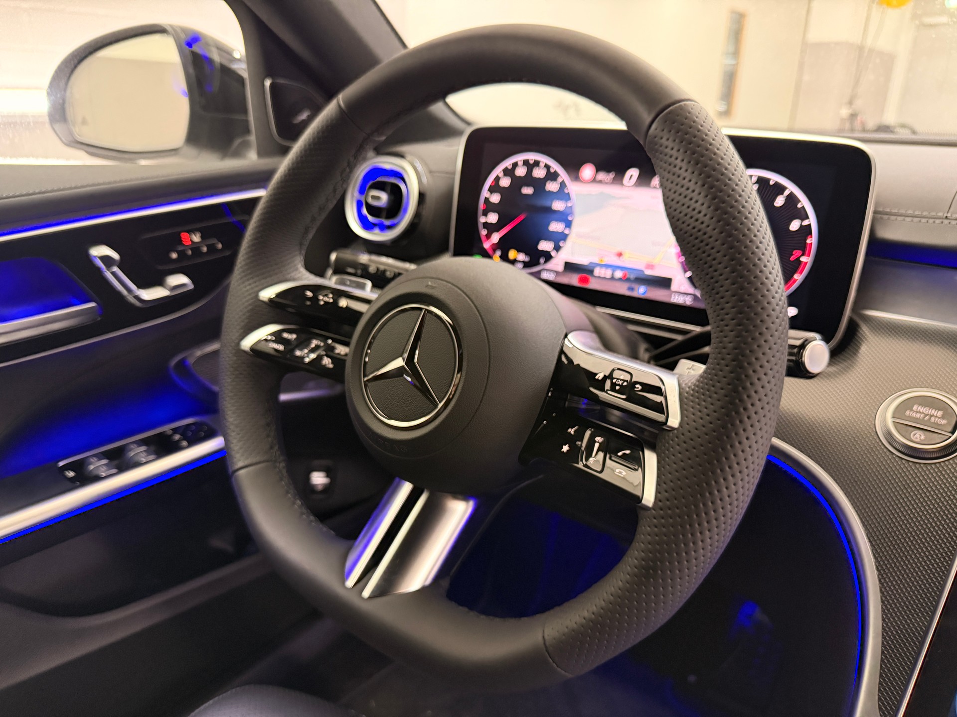 MERCEDES-BENZ C 300 4MATIC T-Modell-image-14