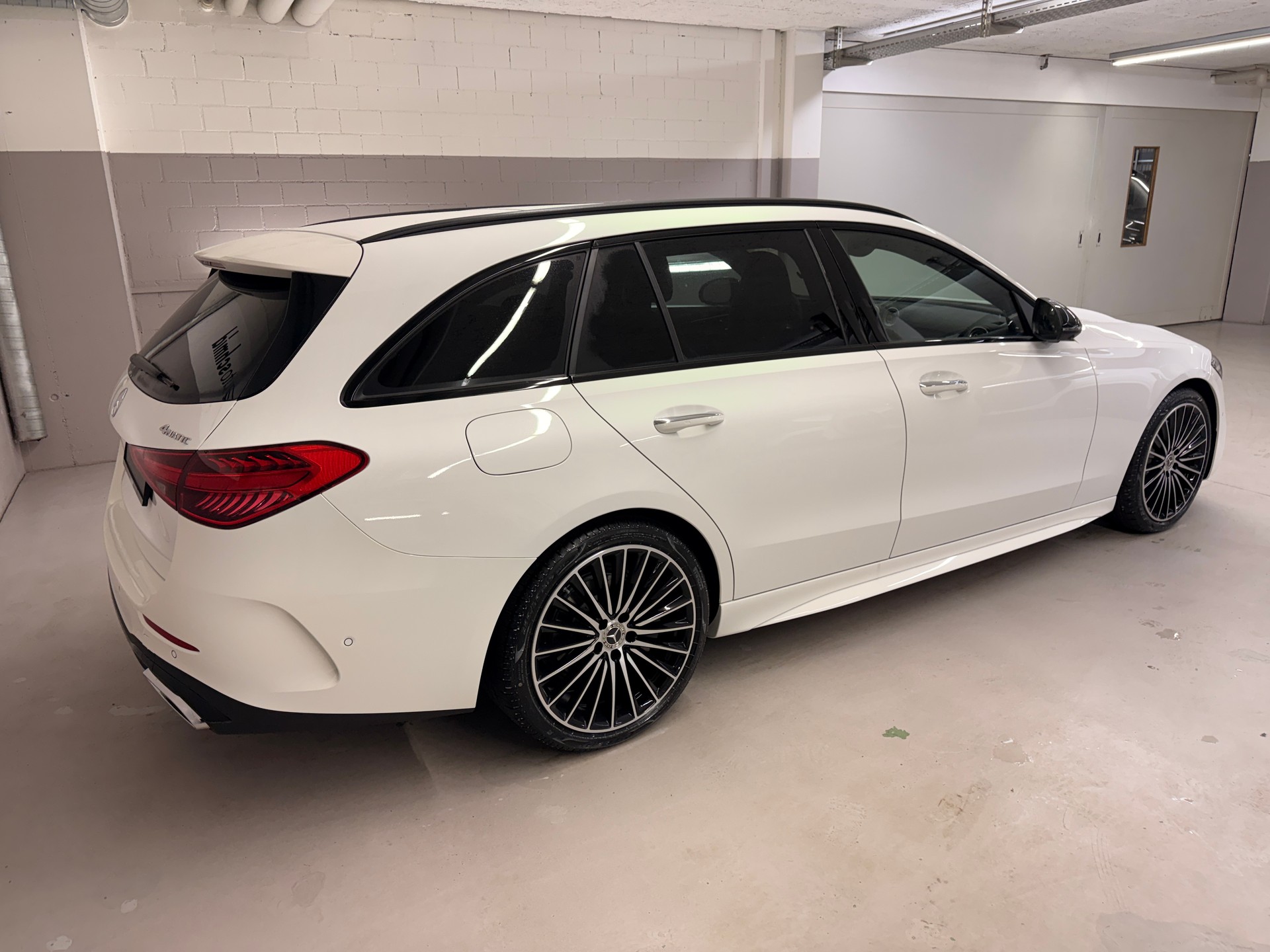 MERCEDES-BENZ C 300 4MATIC T-Modell-showroom-element-3