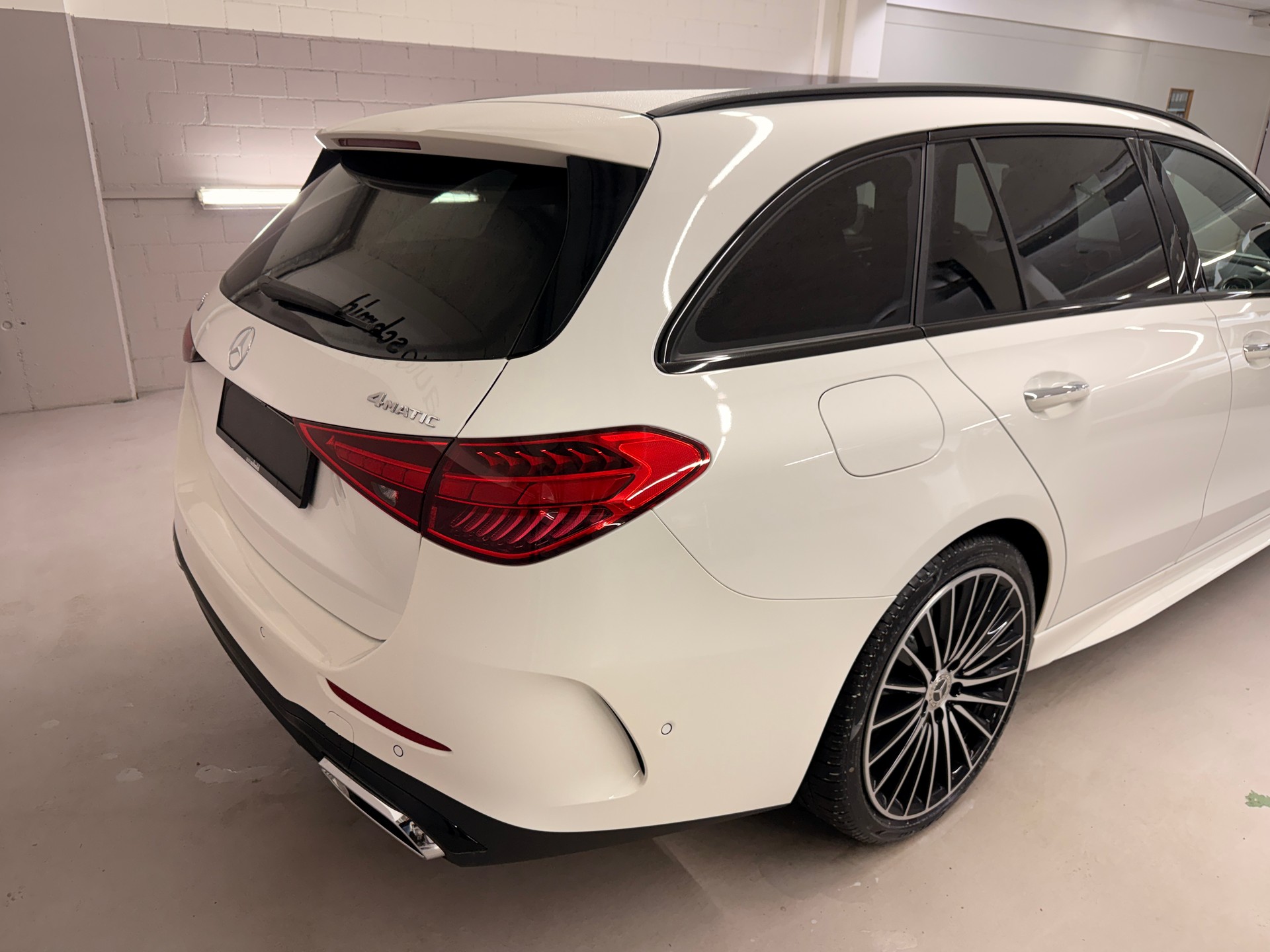 MERCEDES-BENZ C 300 4MATIC T-Modell-image-4