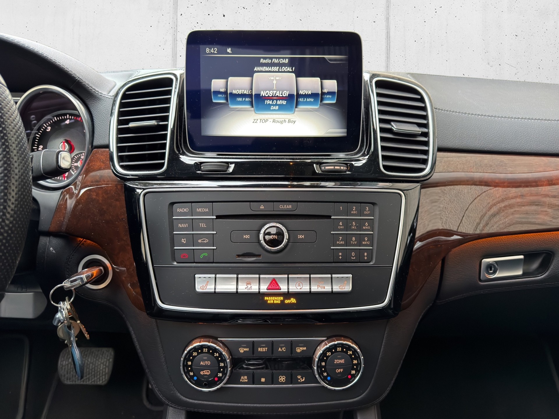 MERCEDES-BENZ GLS 350 d 4Matic 9G-TRONIC-image-17