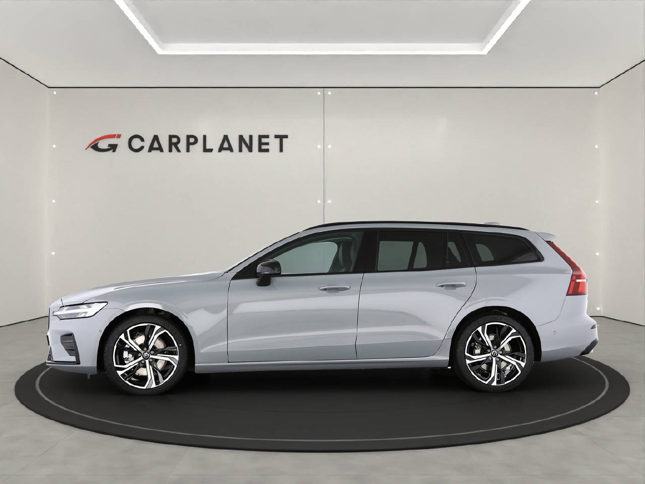 VOLVO V60 2.0 B4 Plus Dark-showroom-element-1