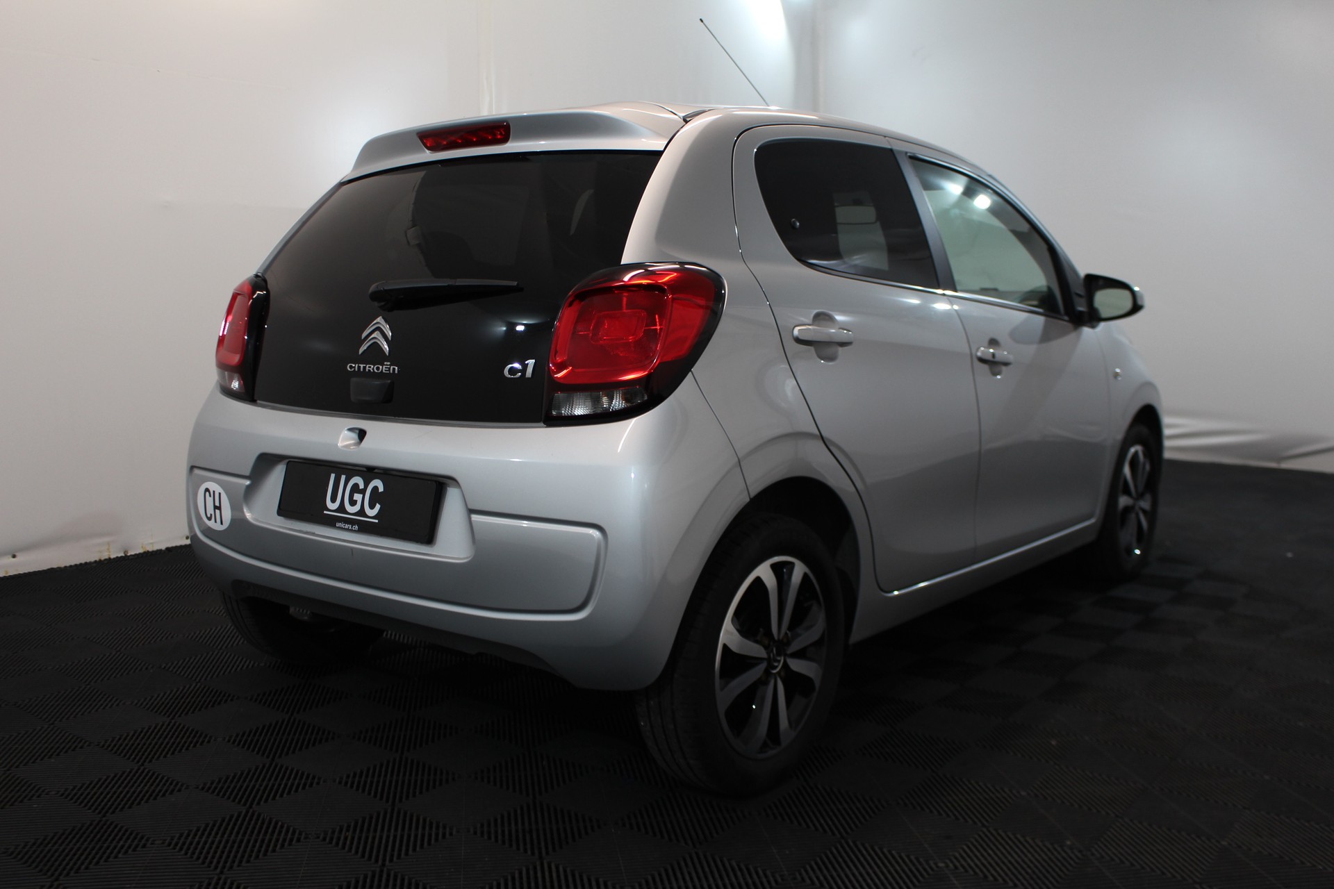 CITROEN C1 1.2 PureTech Shine-image-5