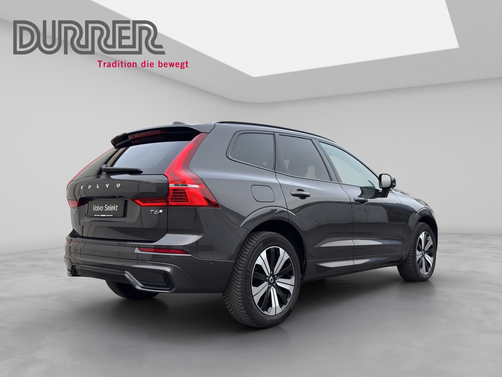 VOLVO XC60 2.0 T6 TE Plus Dark eAWD-showroom-element-3