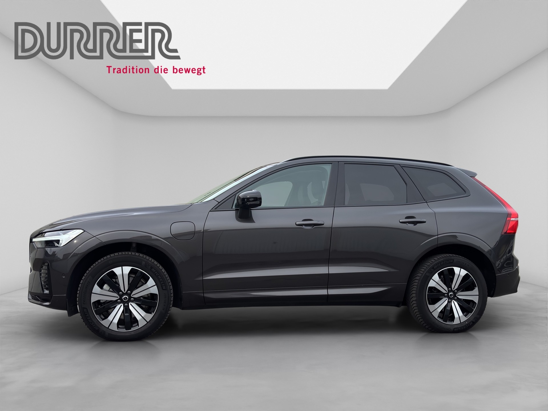 VOLVO XC60 2.0 T6 TE Plus Dark eAWD-showroom-element-1