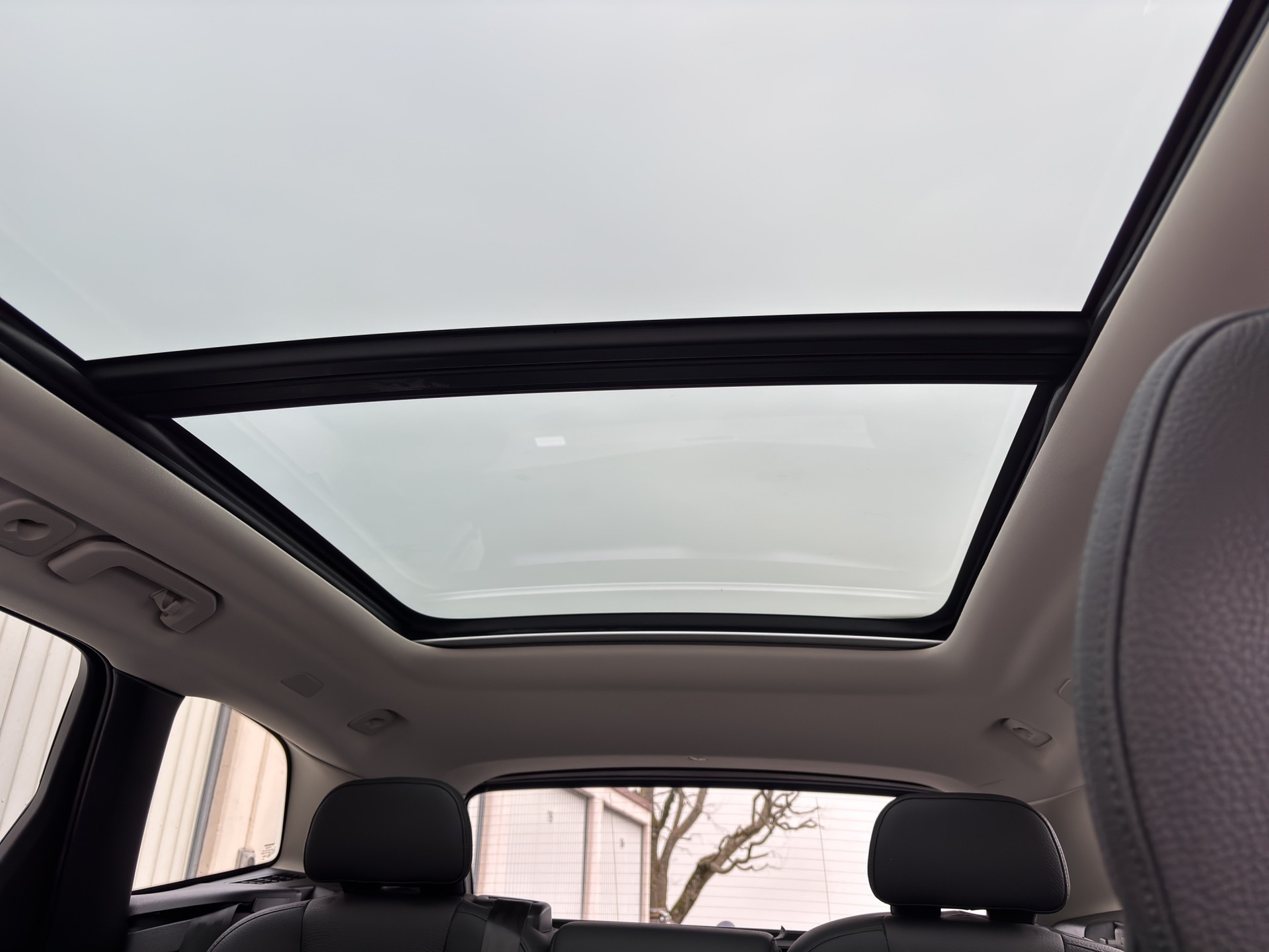 VOLVO XC60 2.0 T6 TE Plus Dark eAWD-image-18