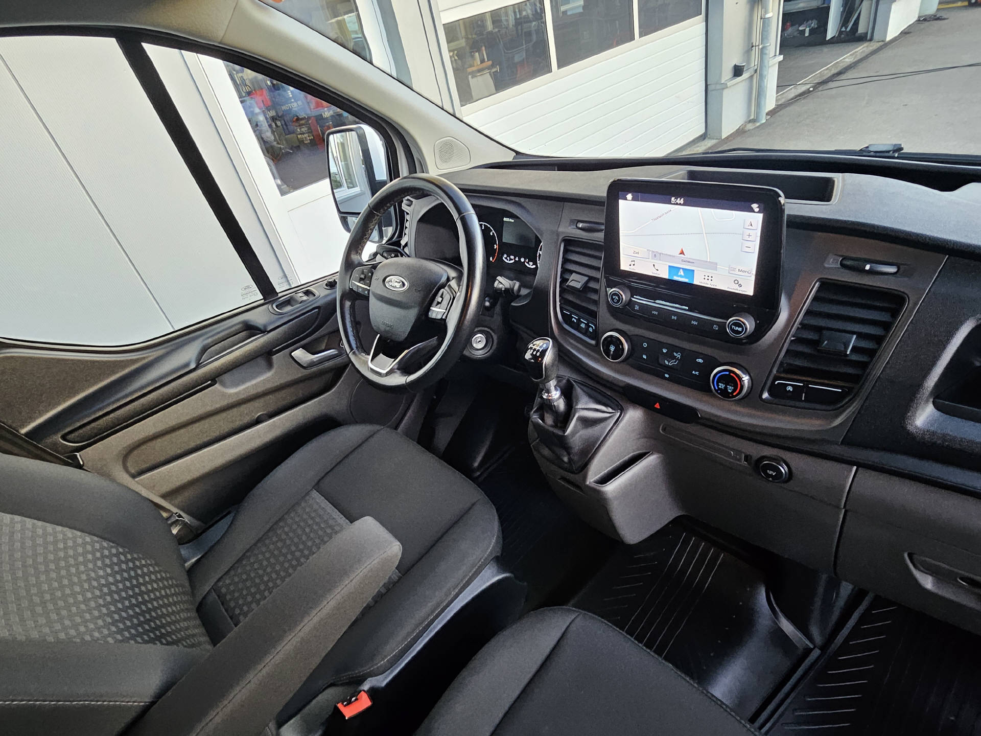 FORD Transit Custom Van 300 L2 2.0 TDCi 130 Trend * 6-Plätzer * Klima * AHK * Navi * Rückfahrkamera *-image-20