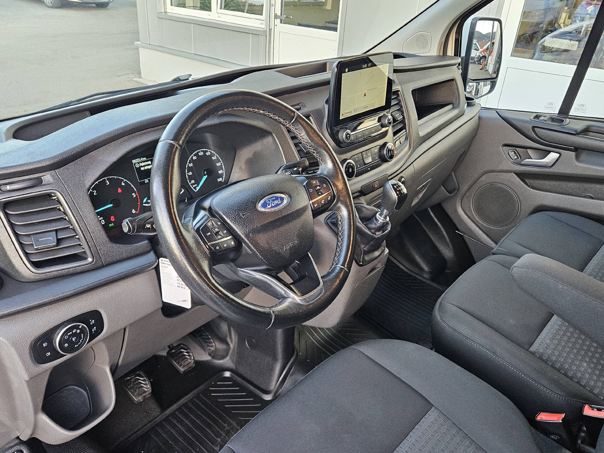 FORD Transit Custom Van 300 L2 2.0 TDCi 130 Trend * 6-Plätzer * Klima * AHK * Navi * Rückfahrkamera *-image-17