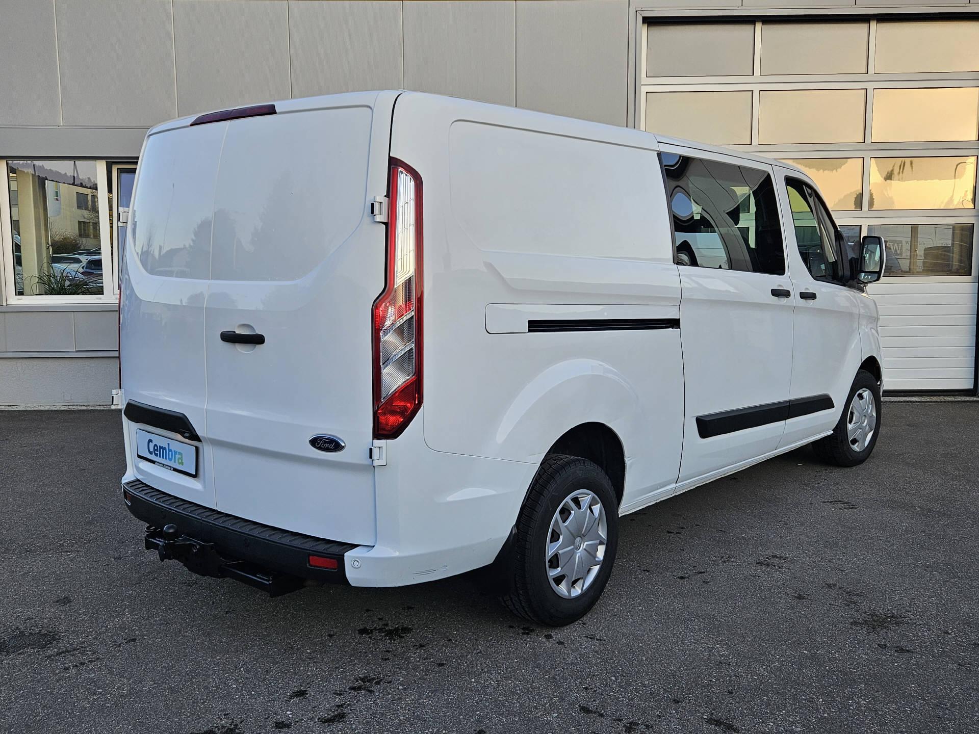 FORD Transit Custom Van 300 L2 2.0 TDCi 130 Trend * 6-Plätzer * Klima * AHK * Navi * Rückfahrkamera *-showroom-element-3