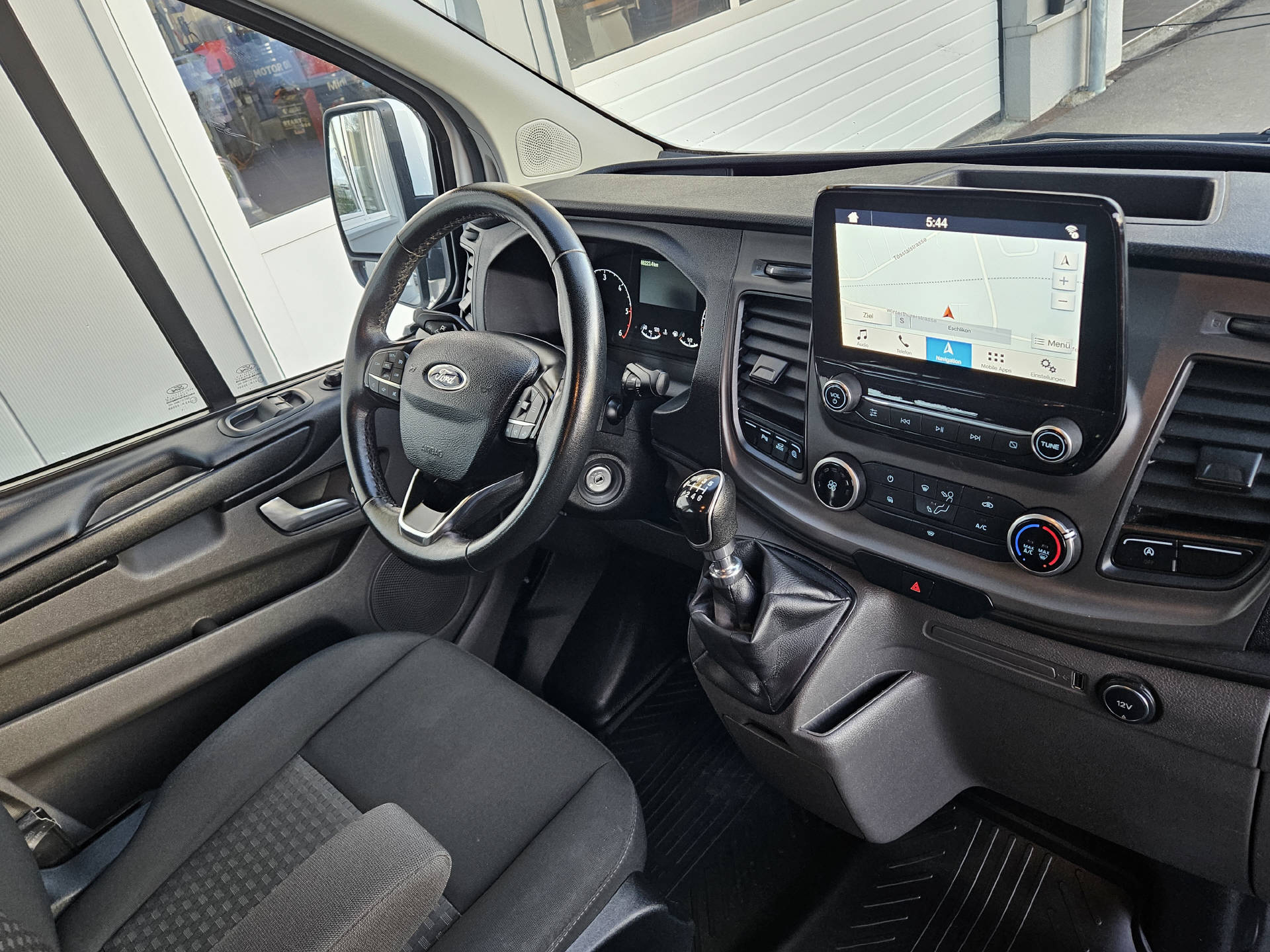 FORD Transit Custom Van 300 L2 2.0 TDCi 130 Trend * 6-Plätzer * Klima * AHK * Navi * Rückfahrkamera *-image-21