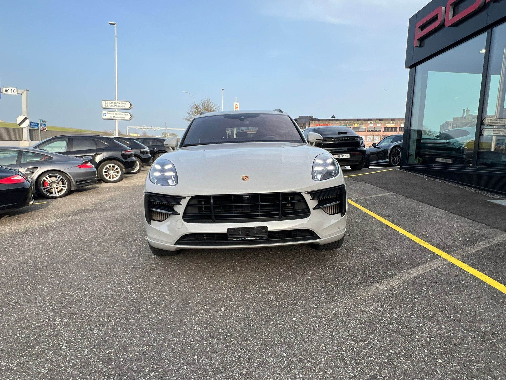 PORSCHE Macan GTS PDK-image-4