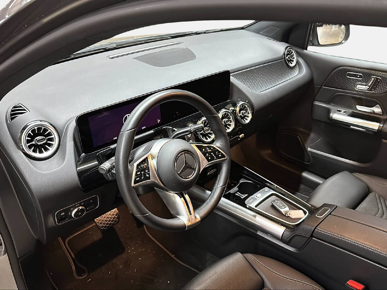 MERCEDES-BENZ B 220 Progressive 4matic-image-8