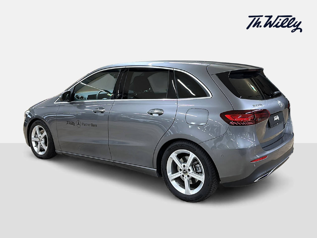 MERCEDES-BENZ B 220 Progressive 4matic-showroom-element-2
