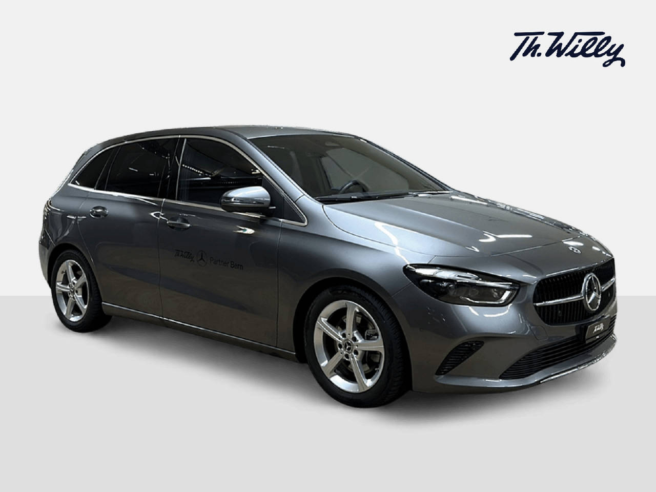 MERCEDES-BENZ B 220 Progressive 4matic-image-6
