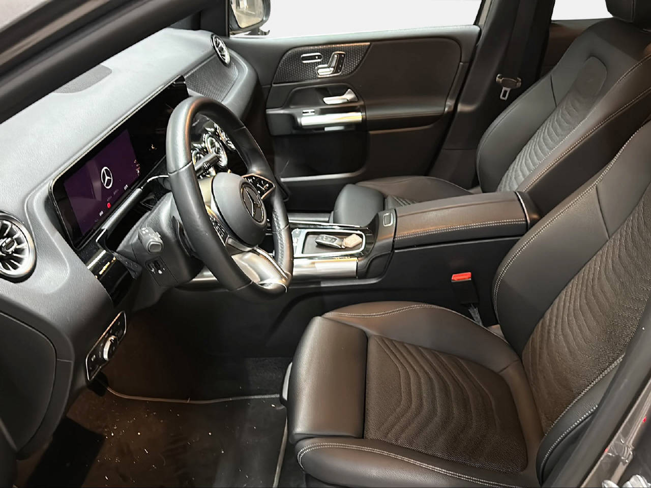 MERCEDES-BENZ B 220 Progressive 4matic-image-13