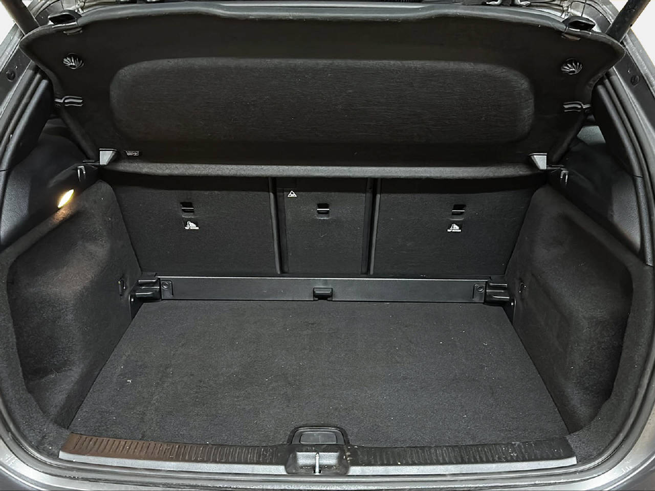 MERCEDES-BENZ B 220 Progressive 4matic-image-11