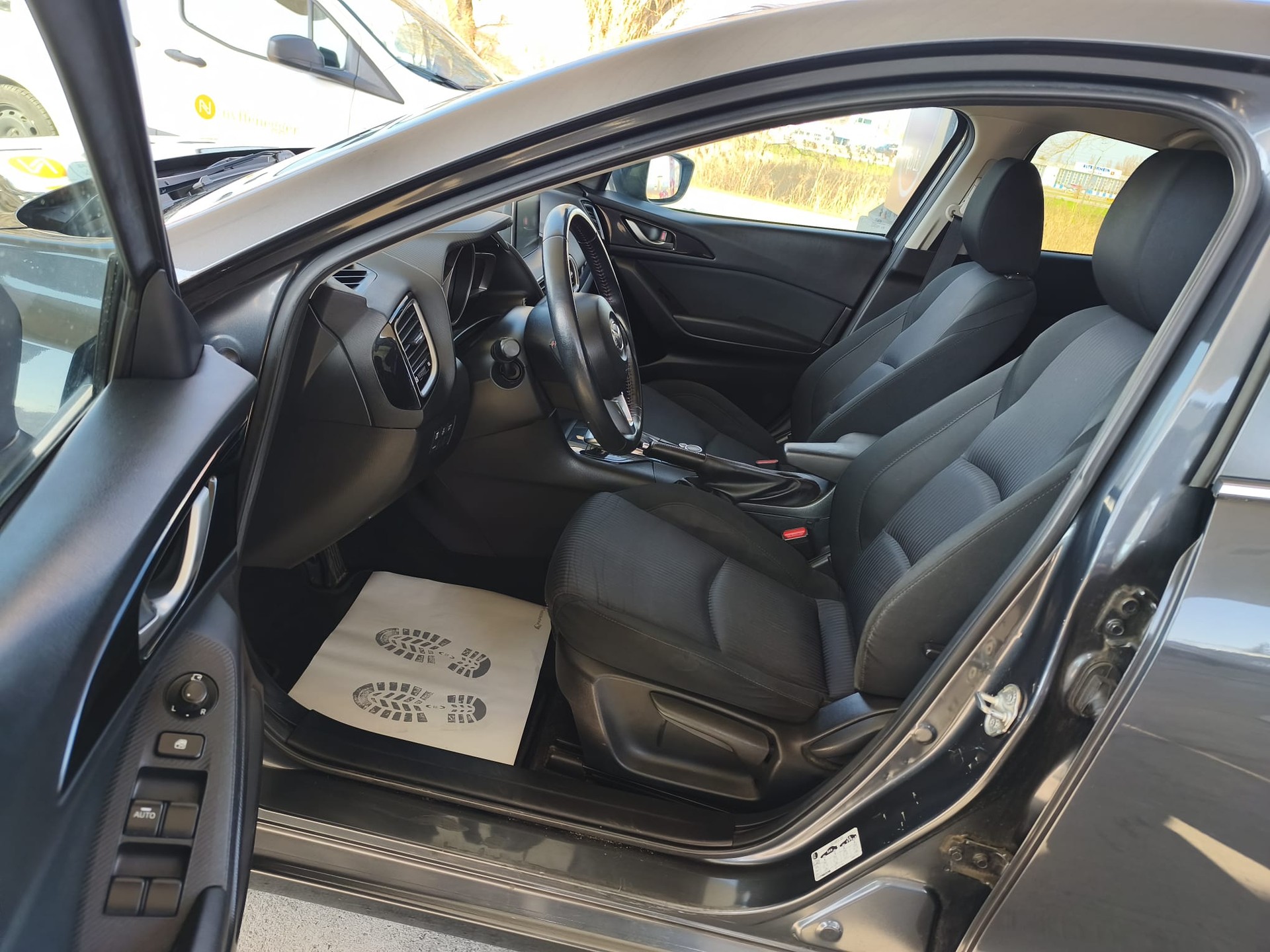 MAZDA 3 1.5 16V CD Revolution Activematic-image-11