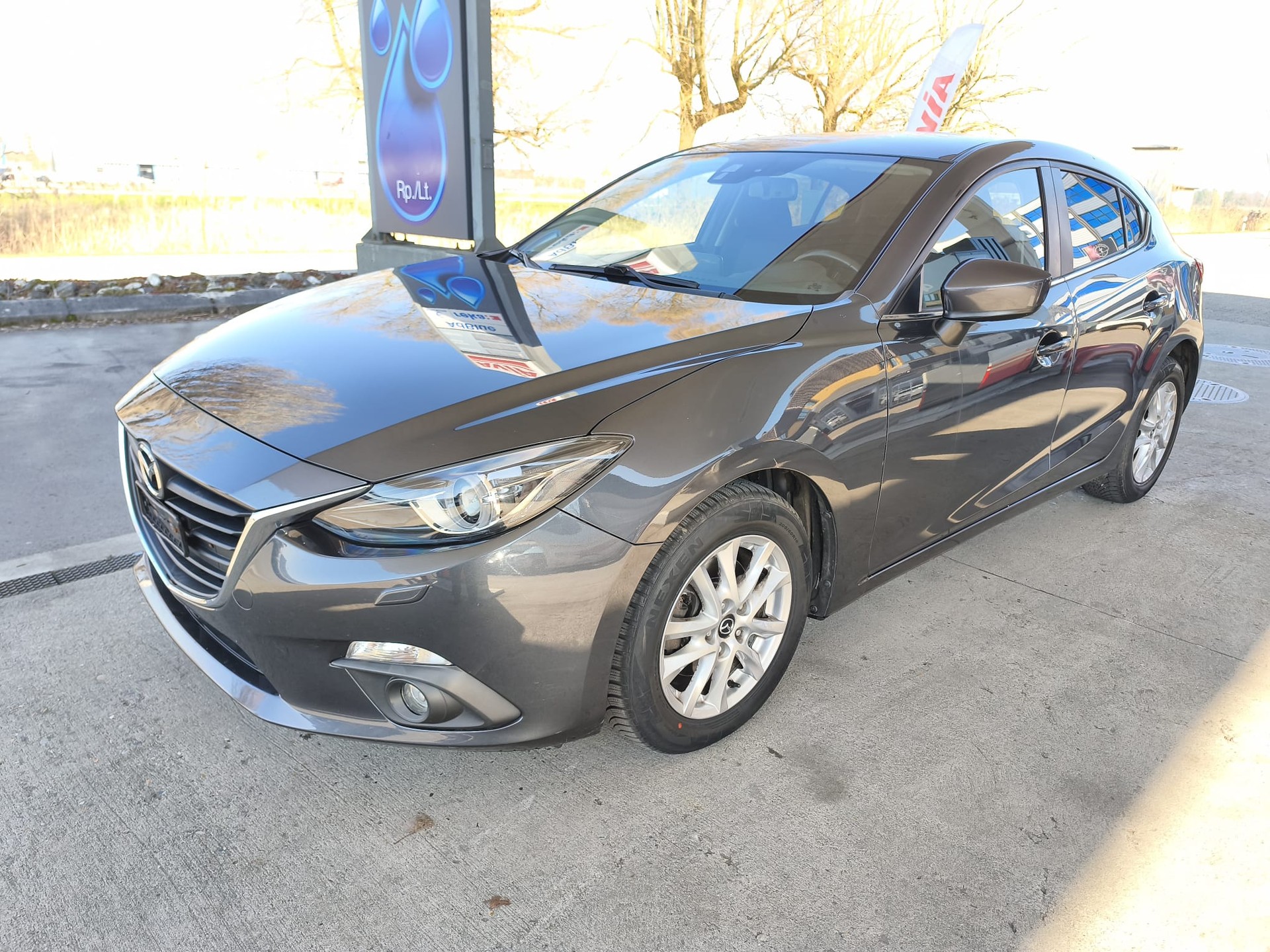 MAZDA 3 1.5 16V CD Revolution Activematic-image-1