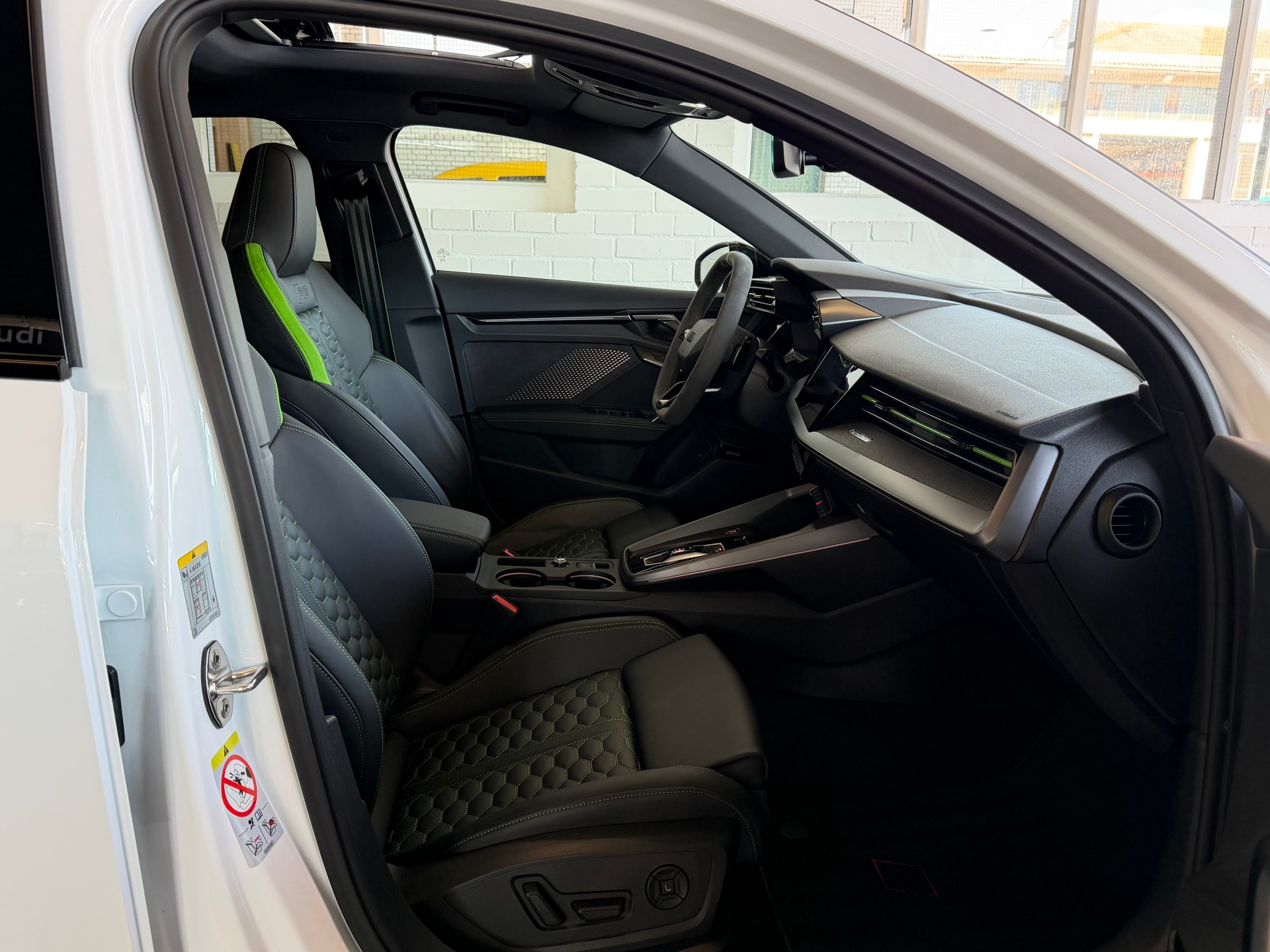 AUDI RS3 Limousine ABT 485 PS ( CH ) 2.5 TSI quattro S-tronic-image-8