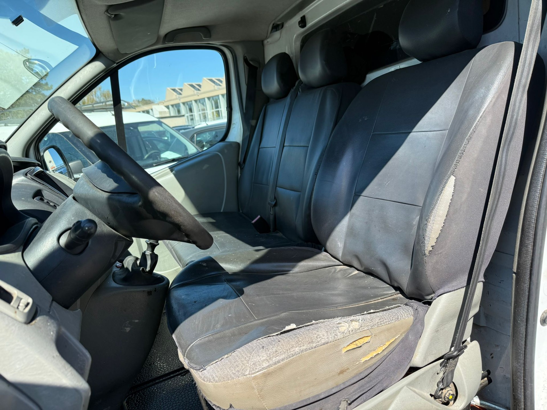 RENAULT Trafic 2.0 dCi 115 2.9t L1H1-image-13