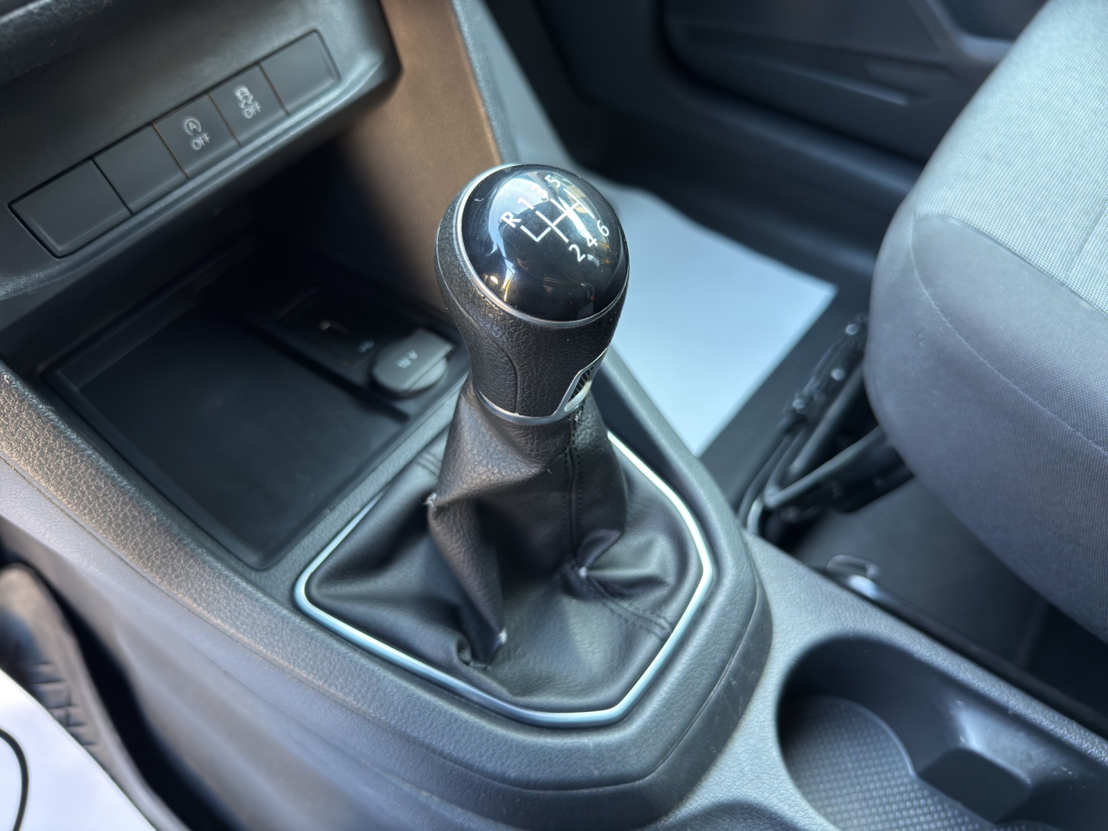 VW Caddy 2.0TDI 4Motion BlueMotion Technology-image-9