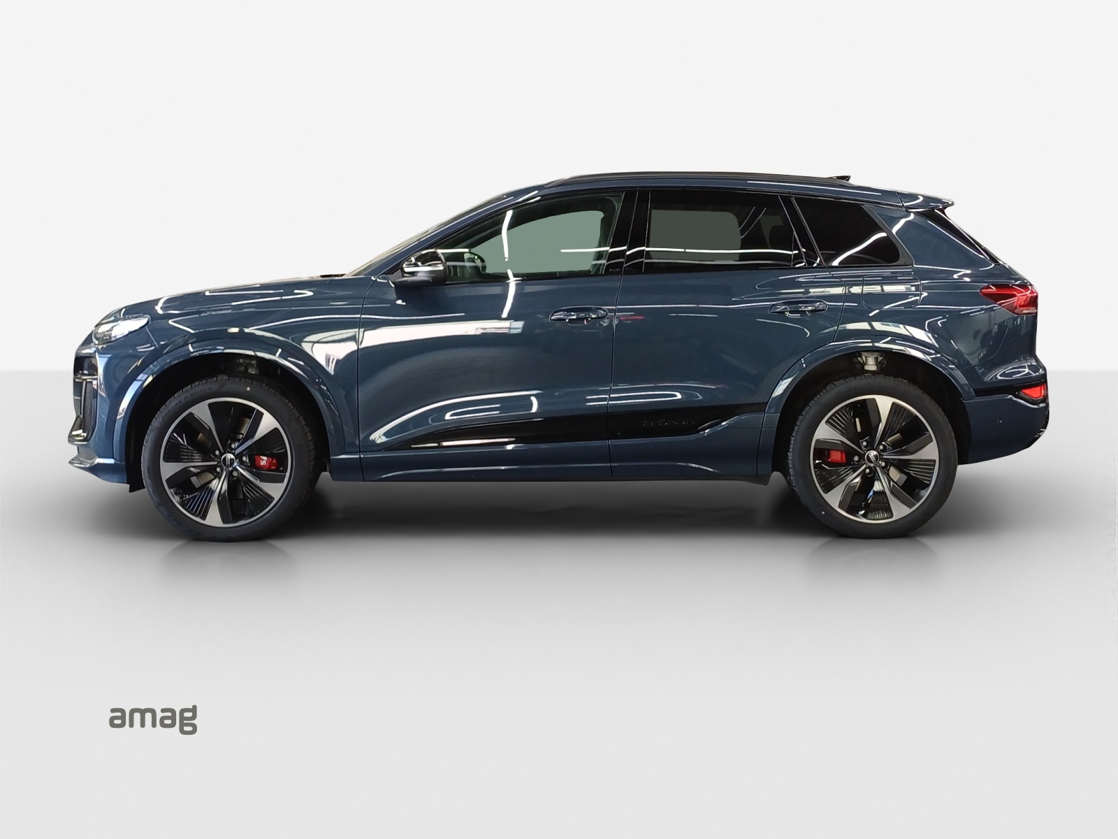 AUDI SQ6 e-tron quattro-showroom-element-1