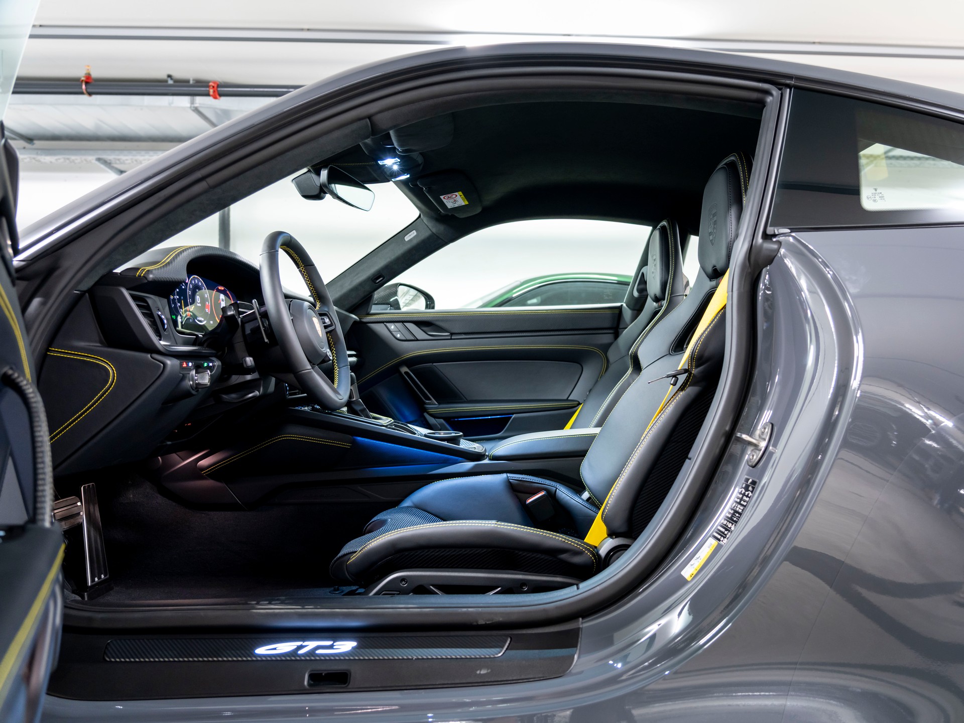 PORSCHE 911 GT3 Touring PDK-image-11