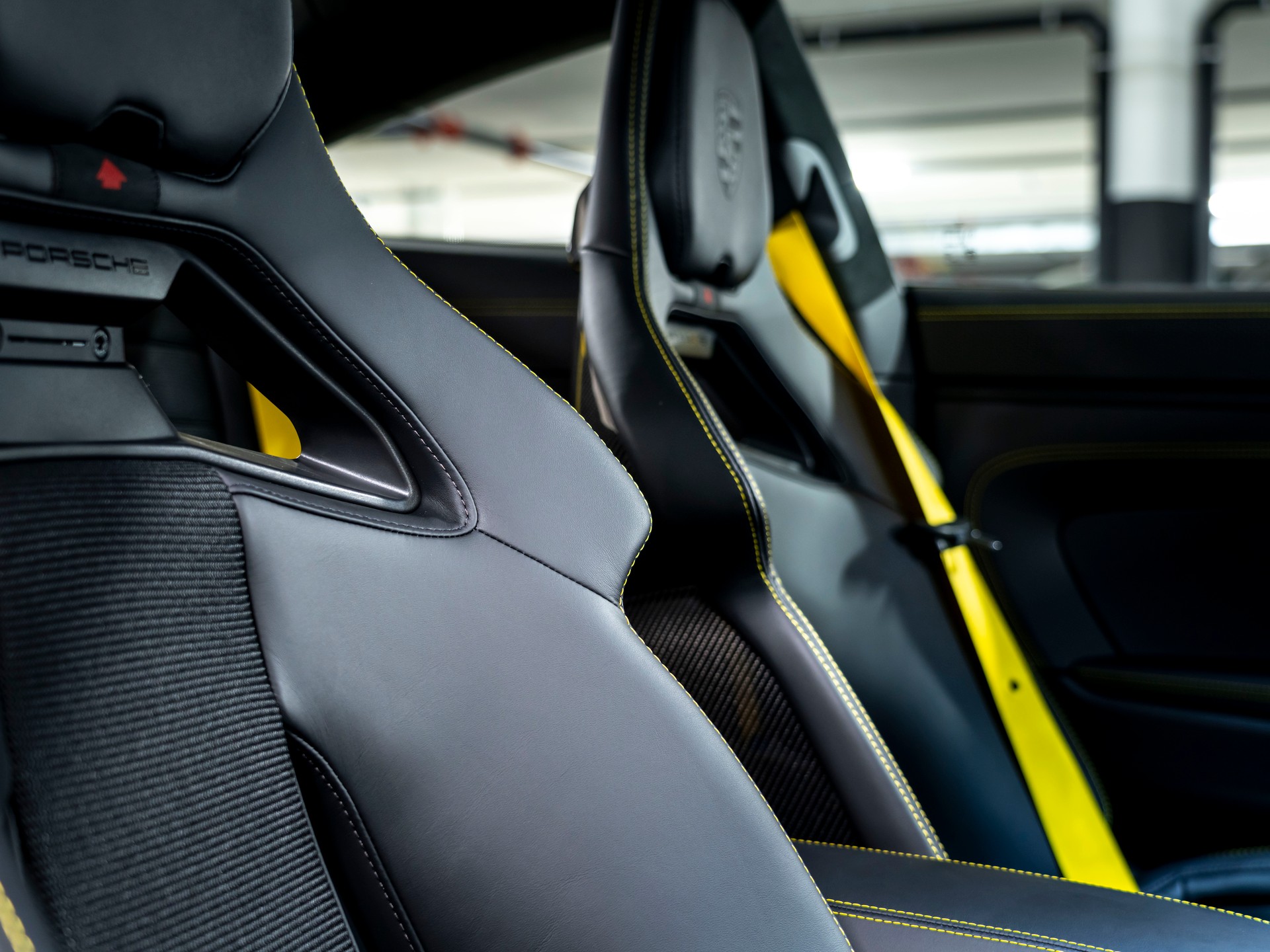 PORSCHE 911 GT3 Touring PDK-image-18
