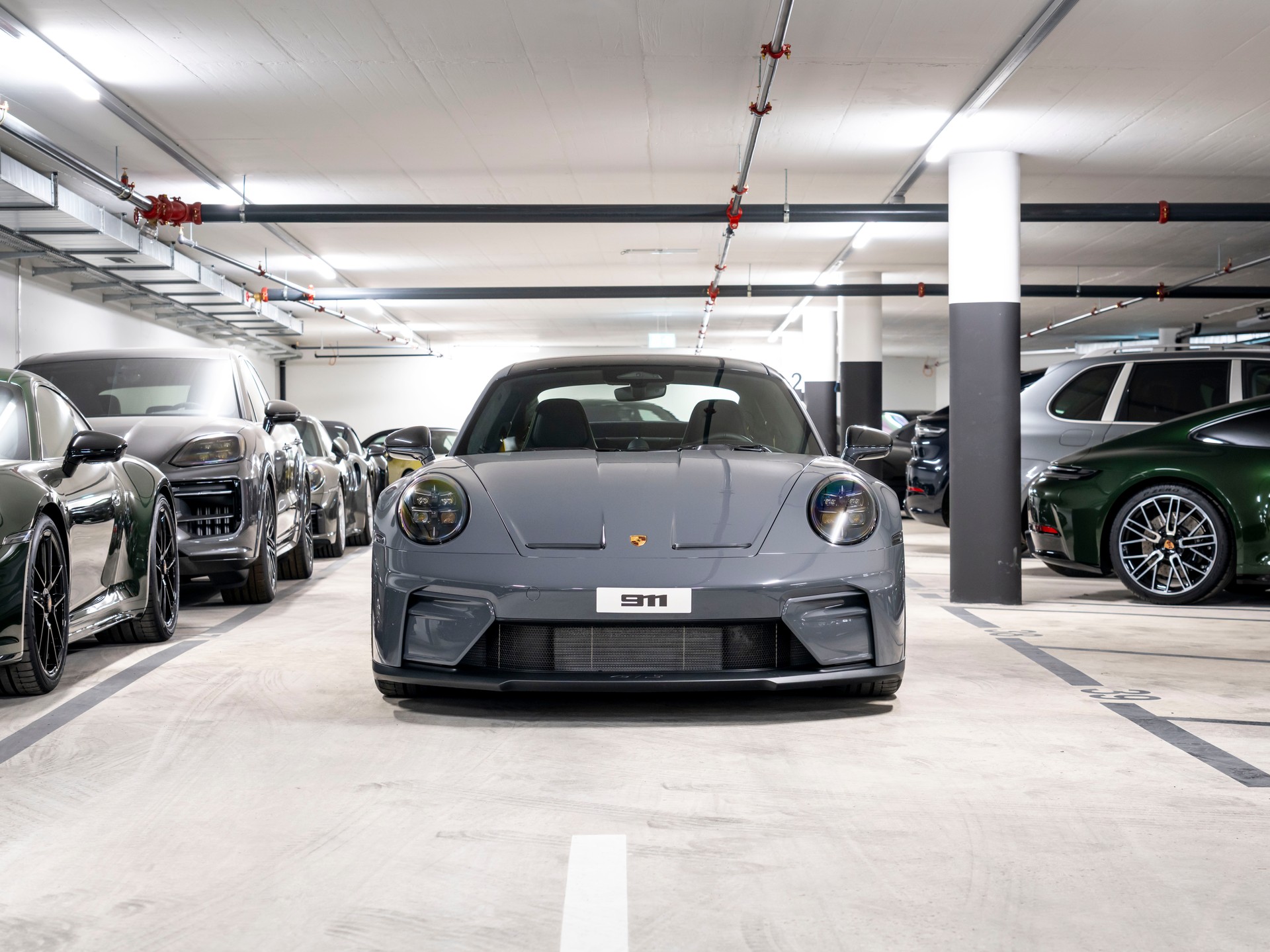 PORSCHE 911 GT3 Touring PDK-showroom-element-3