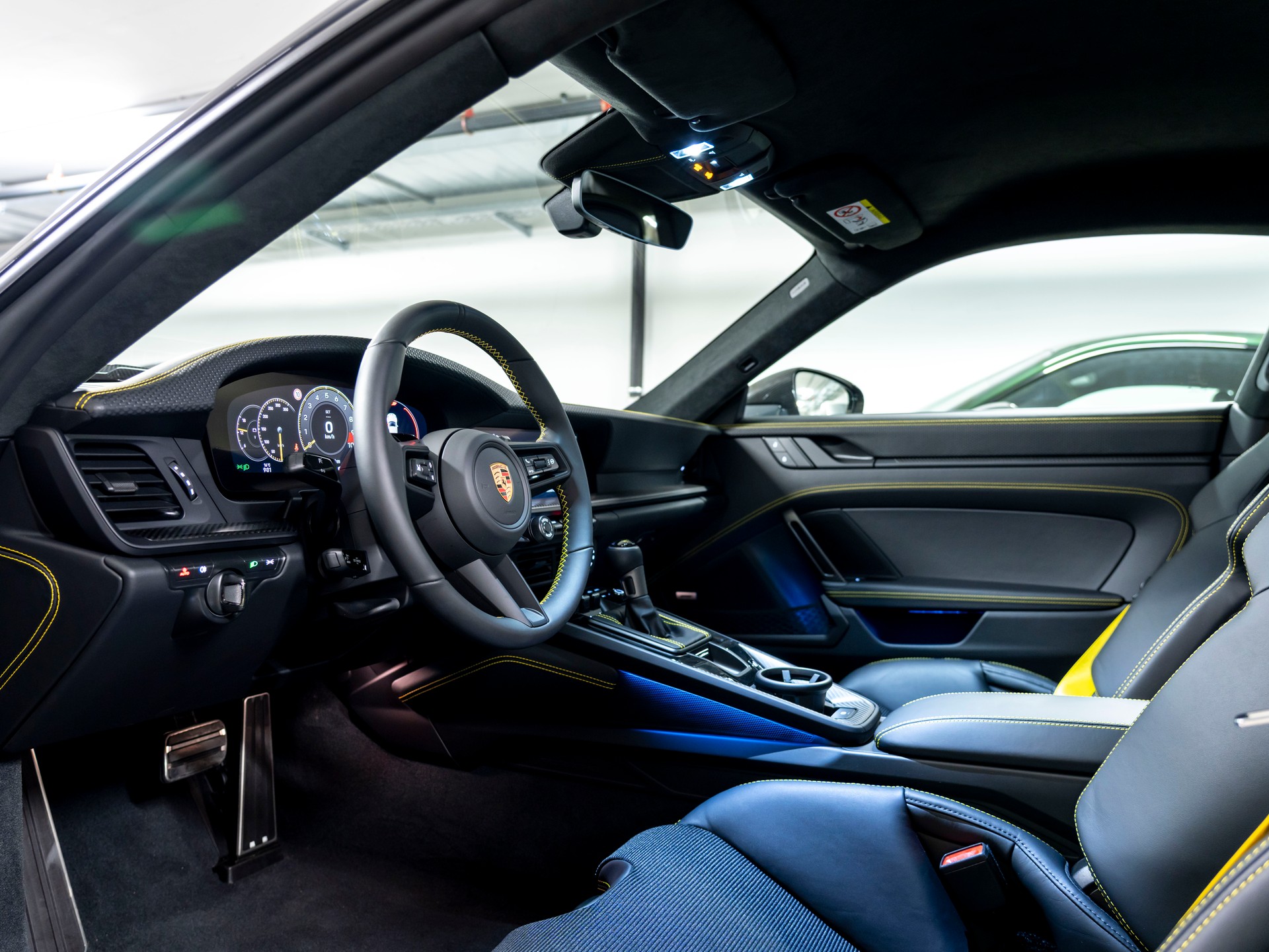 PORSCHE 911 GT3 Touring PDK-image-10