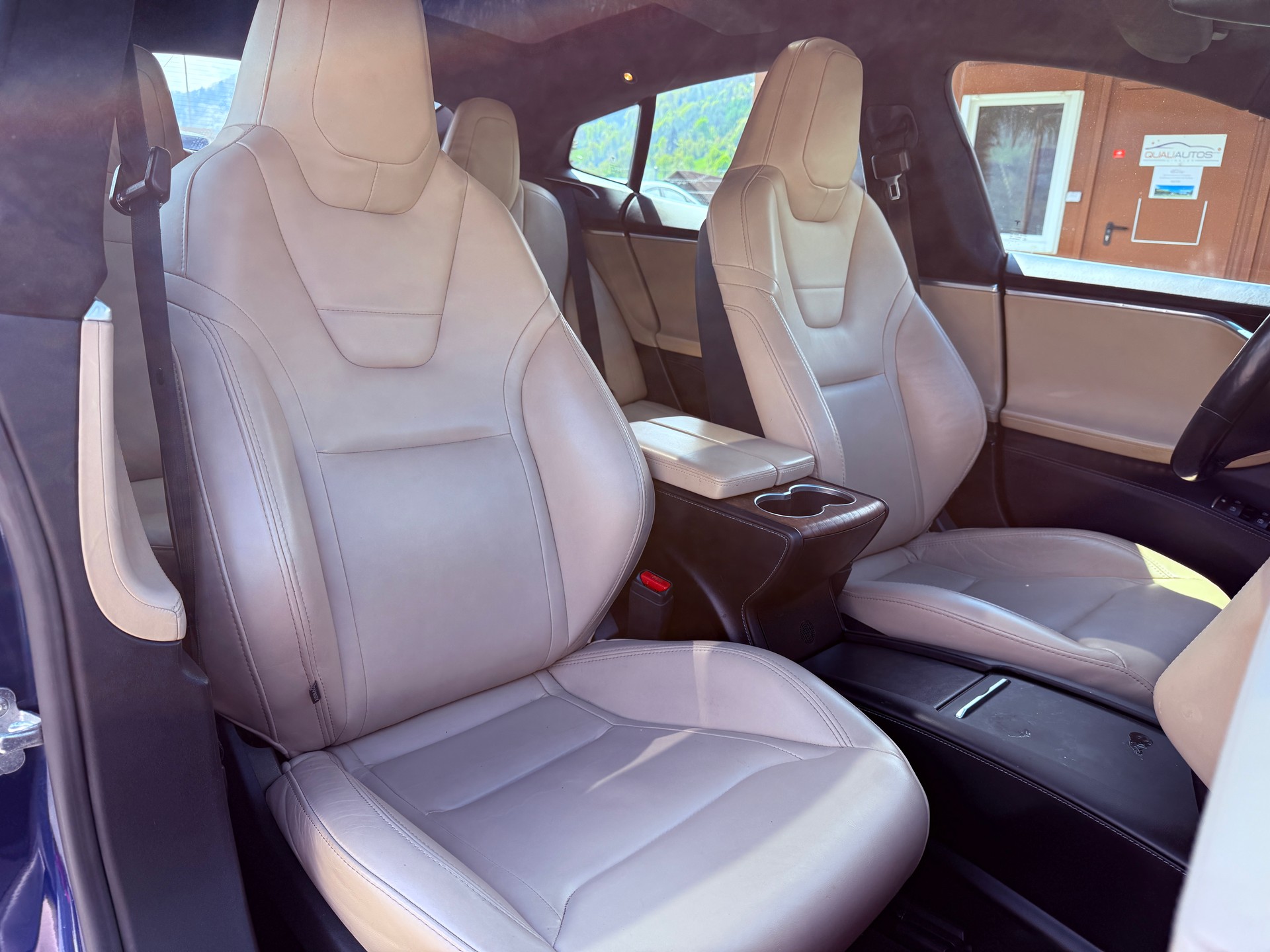 TESLA Model S 90 Facelift * HW3 * free Supercharger übertragbar * free connectivity * CCS * 1. Hand * SoH 85.9% *-image-8