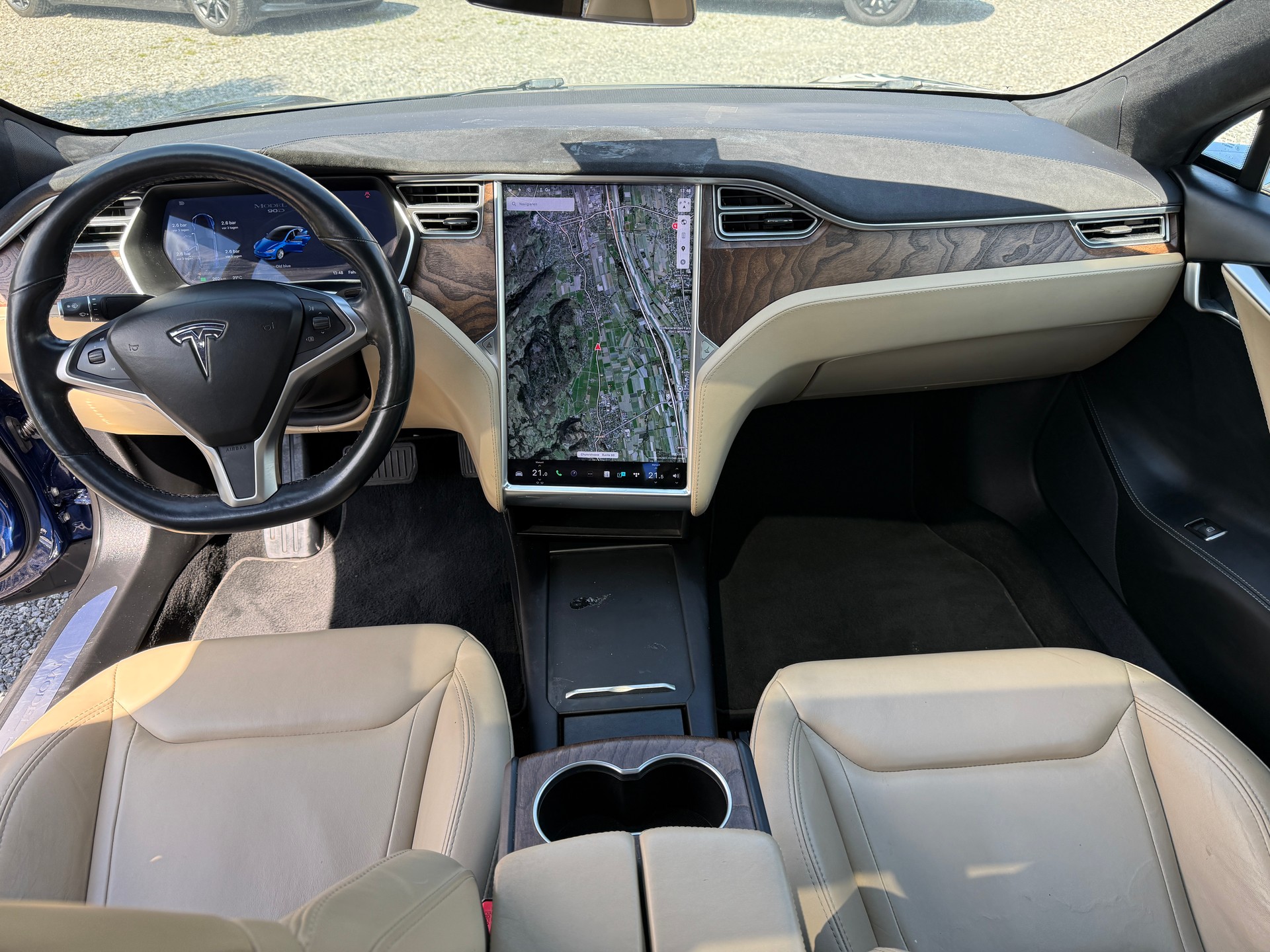 TESLA Model S 90 Facelift * HW3 * free Supercharger übertragbar * free connectivity * CCS * 1. Hand * SoH 85.9% *-image-7
