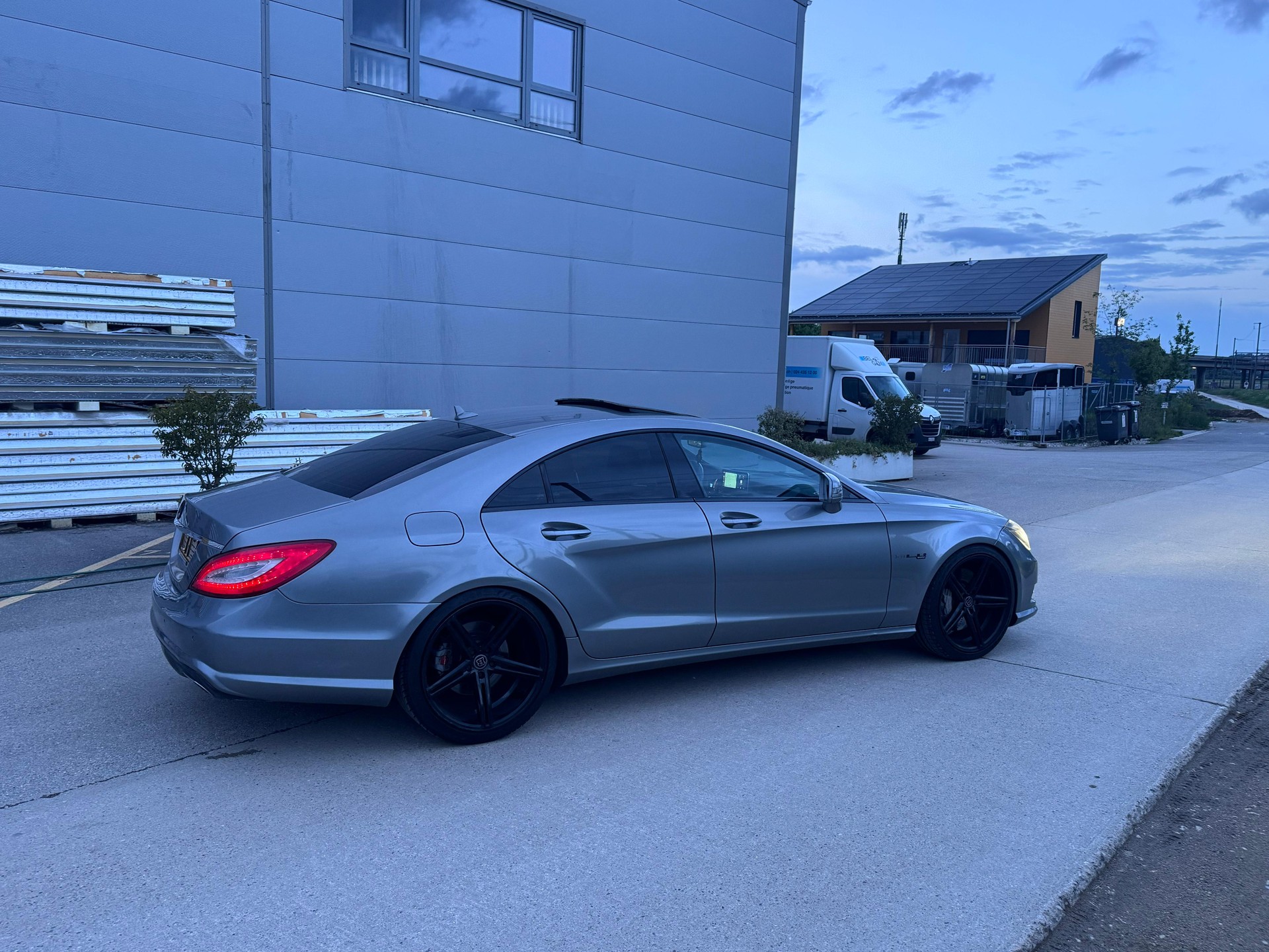 MERCEDES-BENZ CLS 500 4Matic 7G-Tronic-showroom-element-1