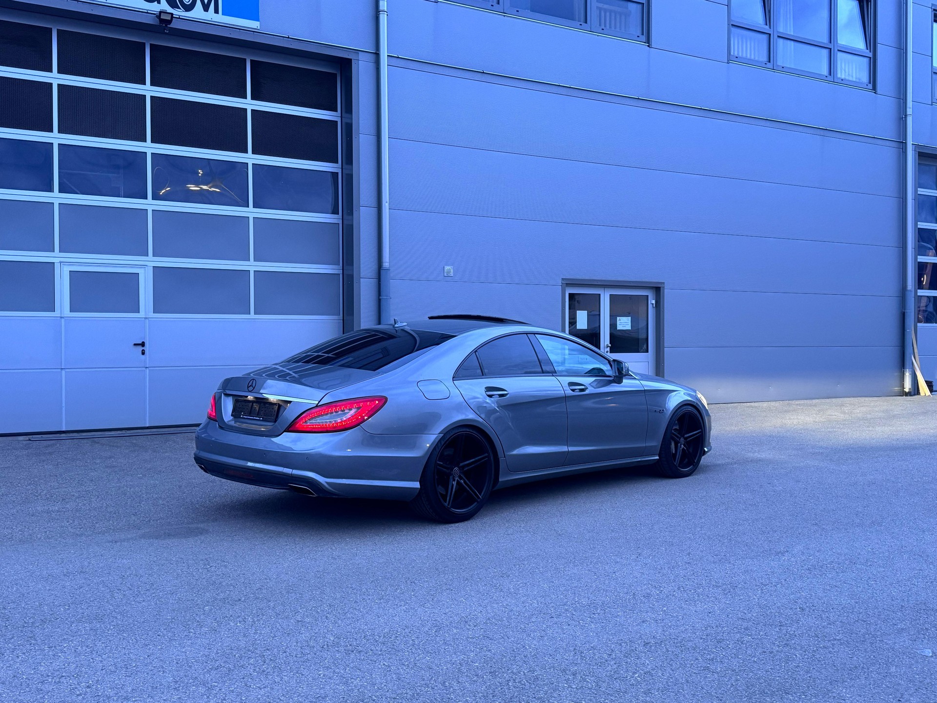 MERCEDES-BENZ CLS 500 4Matic 7G-Tronic-image-17