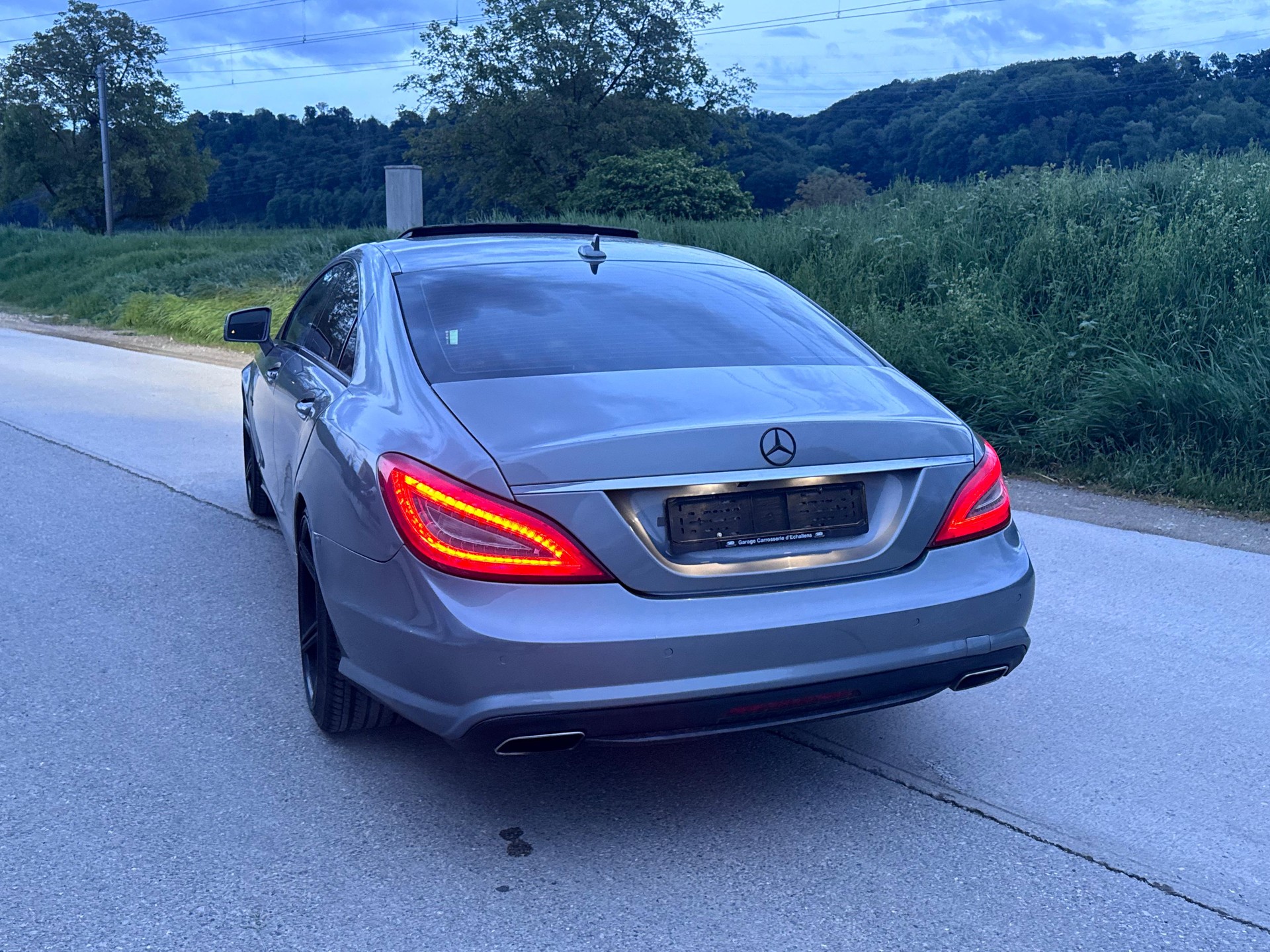 MERCEDES-BENZ CLS 500 4Matic 7G-Tronic-showroom-element-3