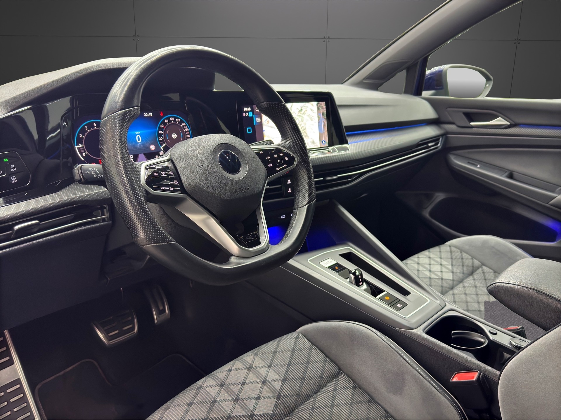 VW Golf 1.5 eTSI mHEV ACT R-Line DSG-image-9
