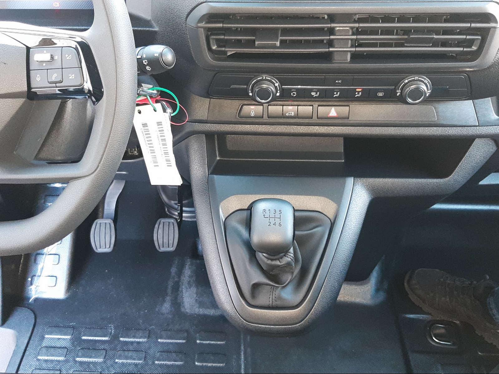 TOYOTA PROACE Van L1 1.5 D Active-image-5