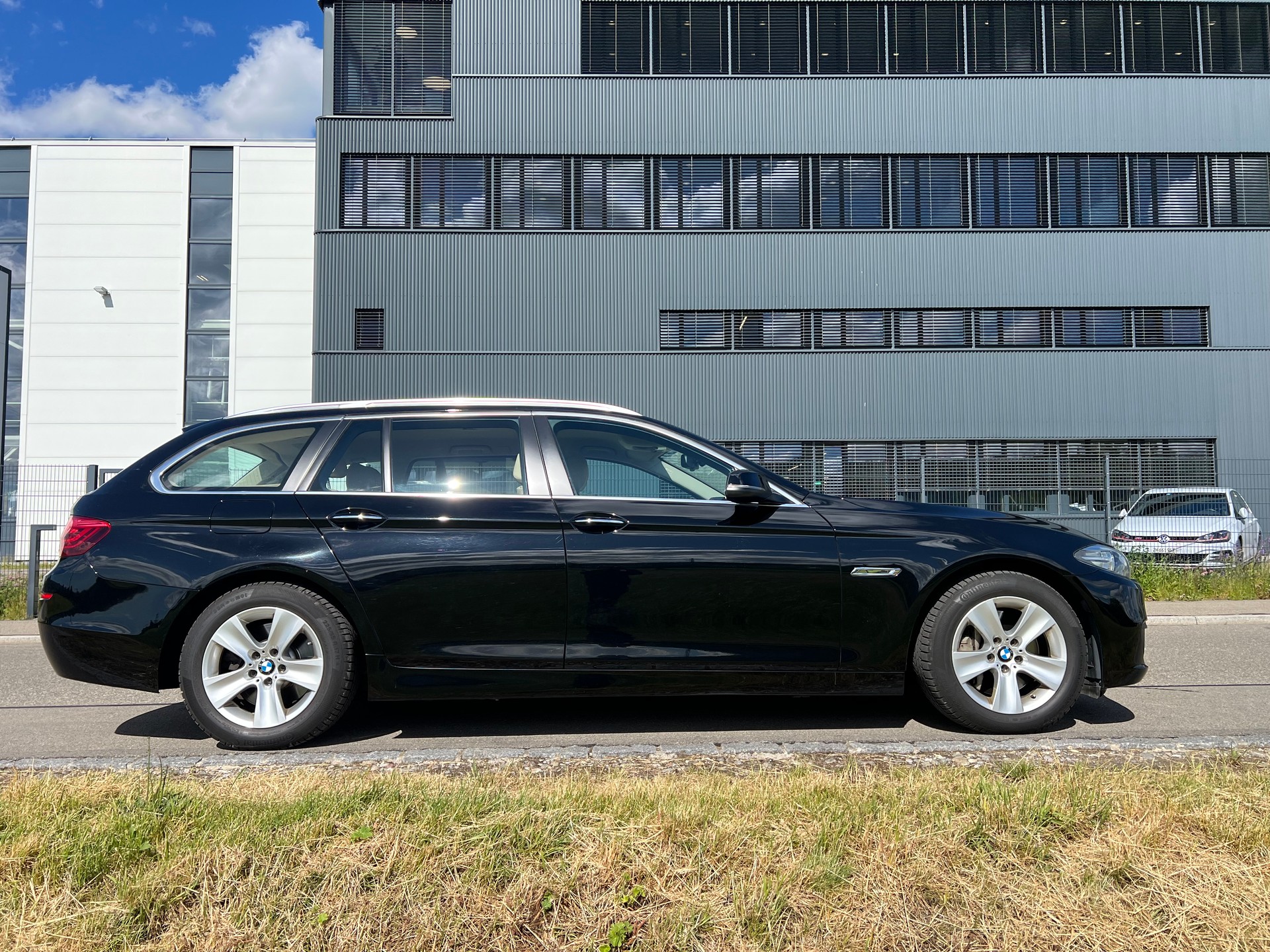 BMW 530d Touring xDrive Steptronic-image-14