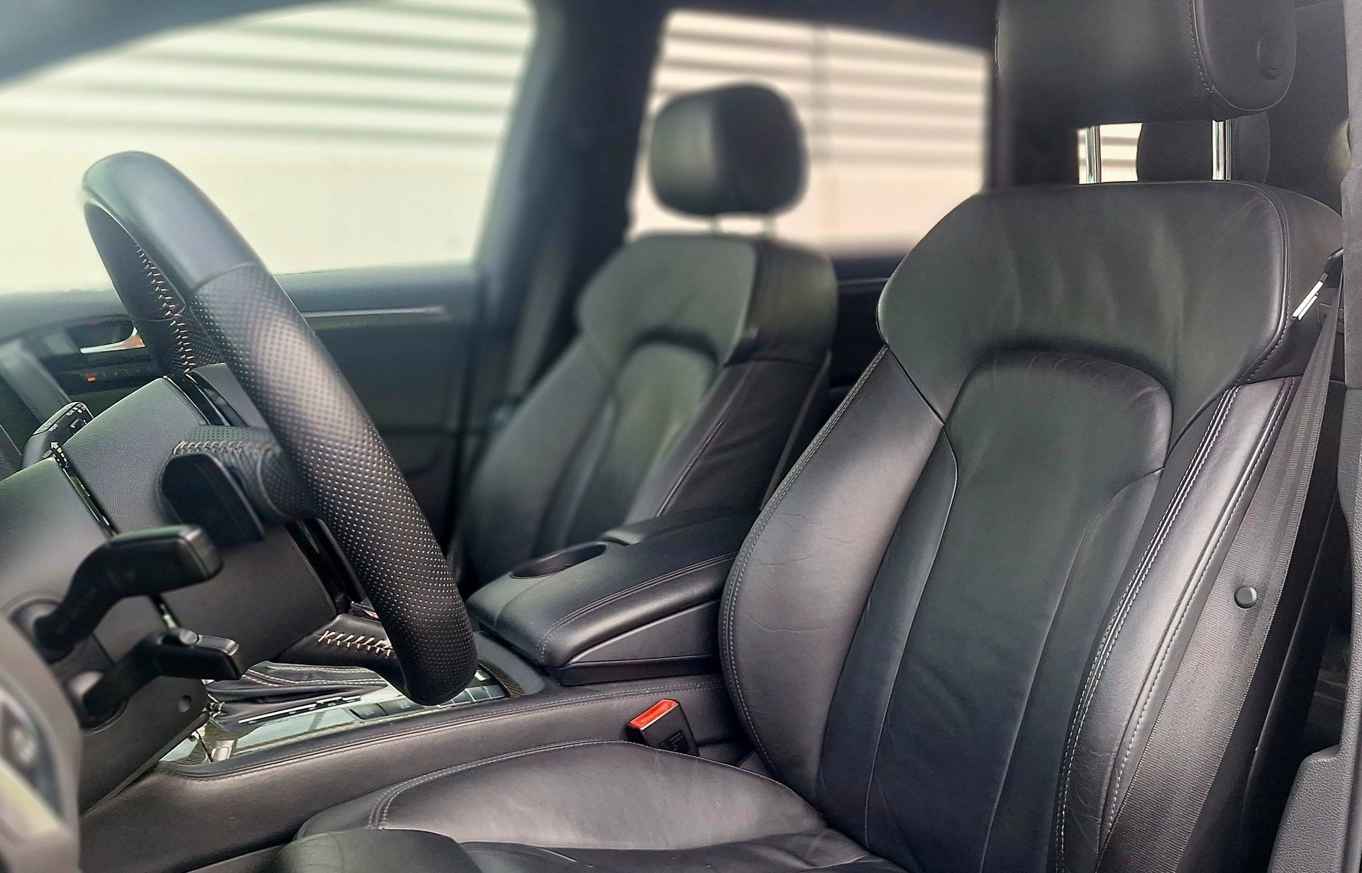 AUDI Q7 6.0 TDI V12 quattro tiptronic-image-12