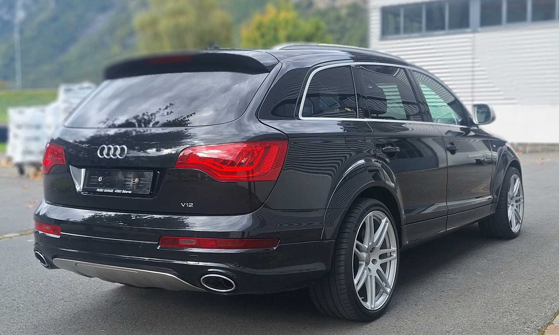 AUDI Q7 6.0 TDI V12 quattro tiptronic-image-6
