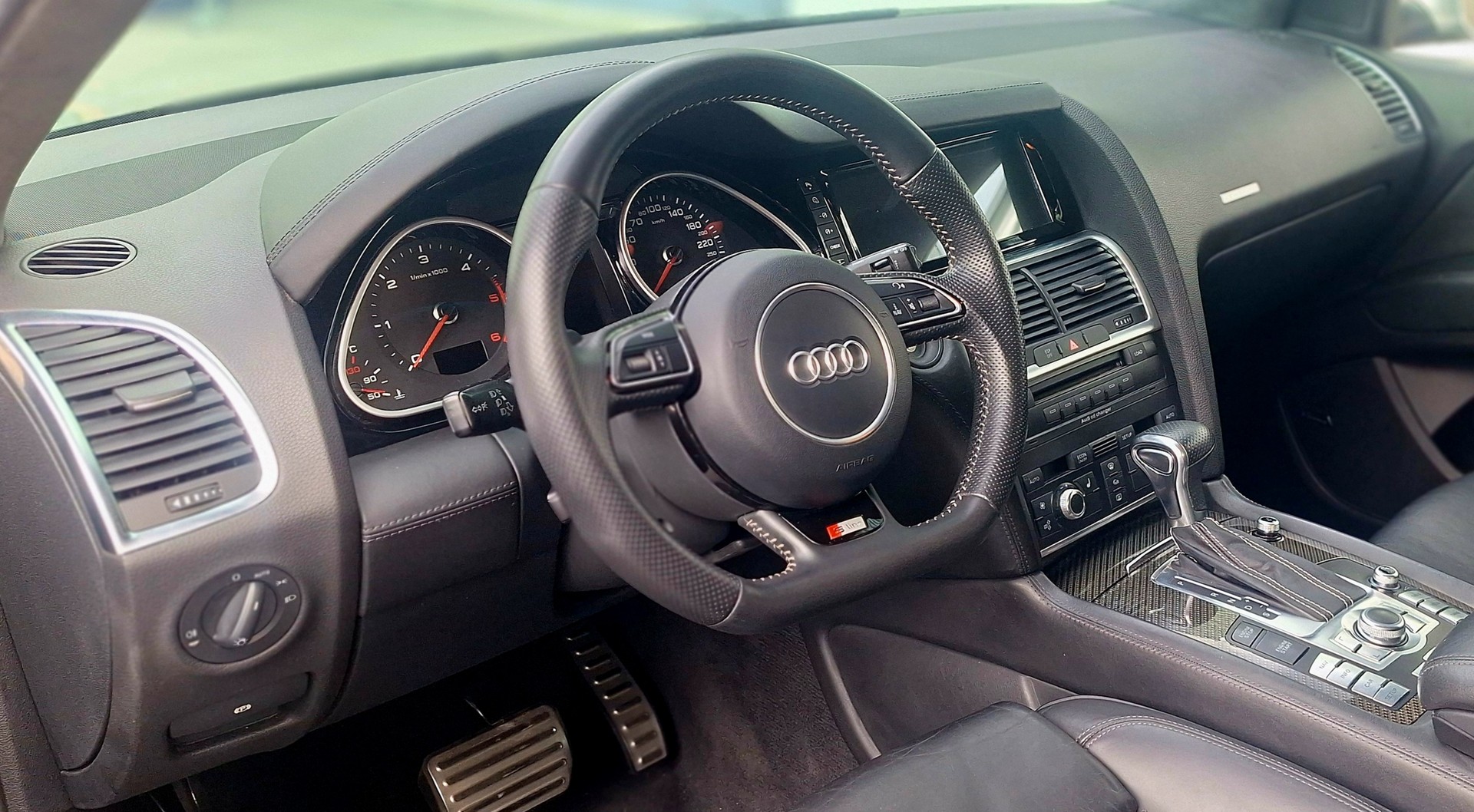 AUDI Q7 6.0 TDI V12 quattro tiptronic-image-10